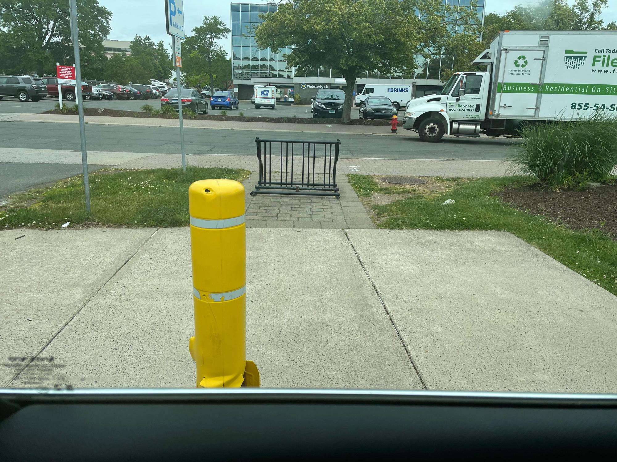 Arapahoe Parking Lot West Hartford, CT EV Station
