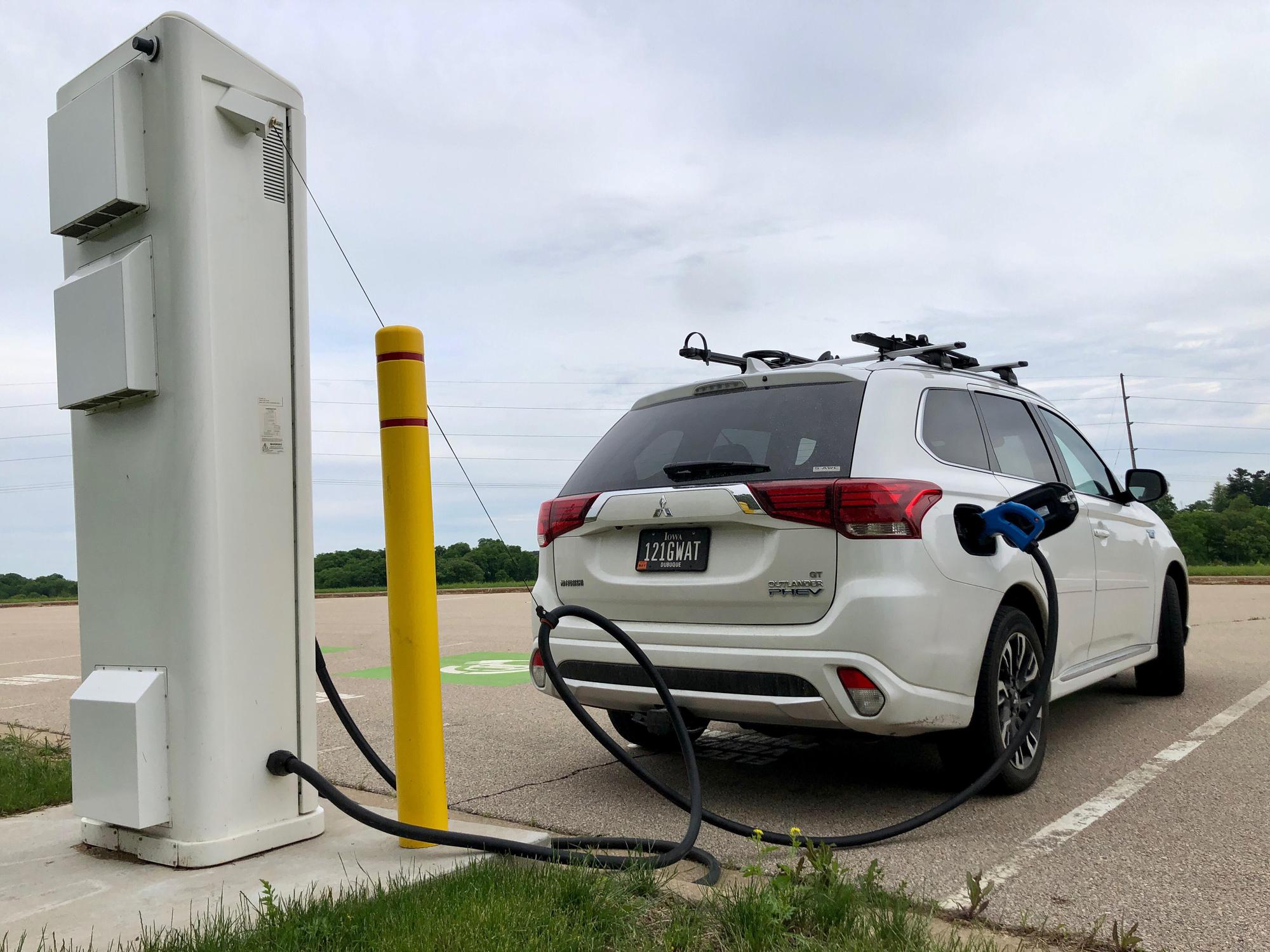 Alliant Energy Mineral Point, WI EV Station