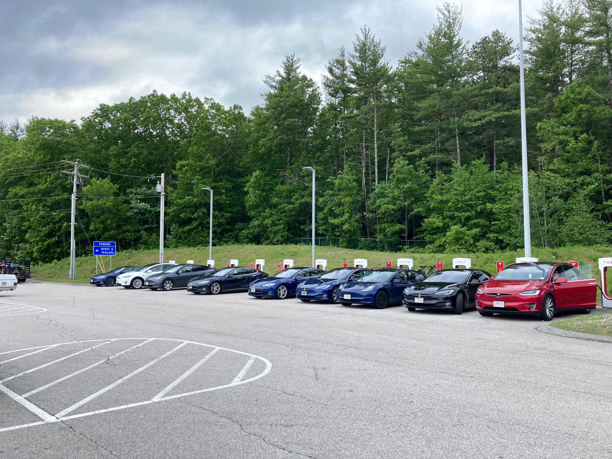 Hooksett Travel Plaza Southbound Hooksett, NH EV Station