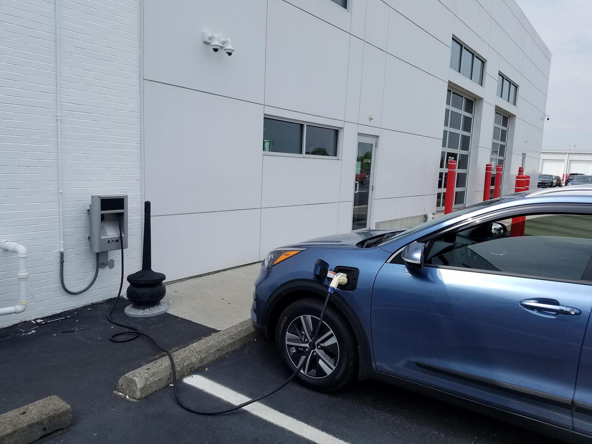 Ray Skillman Kia | Indianapolis, IN | EV Station