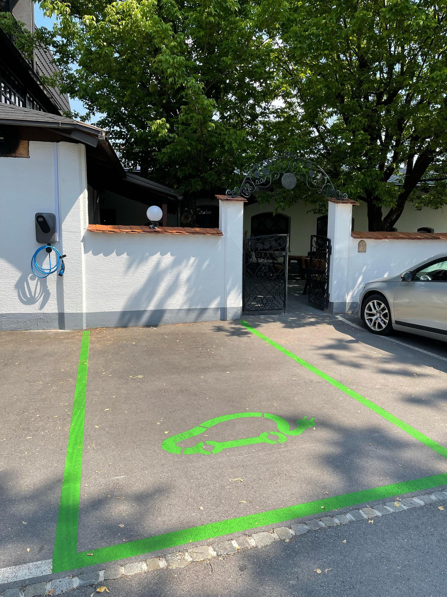 Pivnica Adam Ravbar | Perkova ulica 17, 1230 Domzale | EV Station