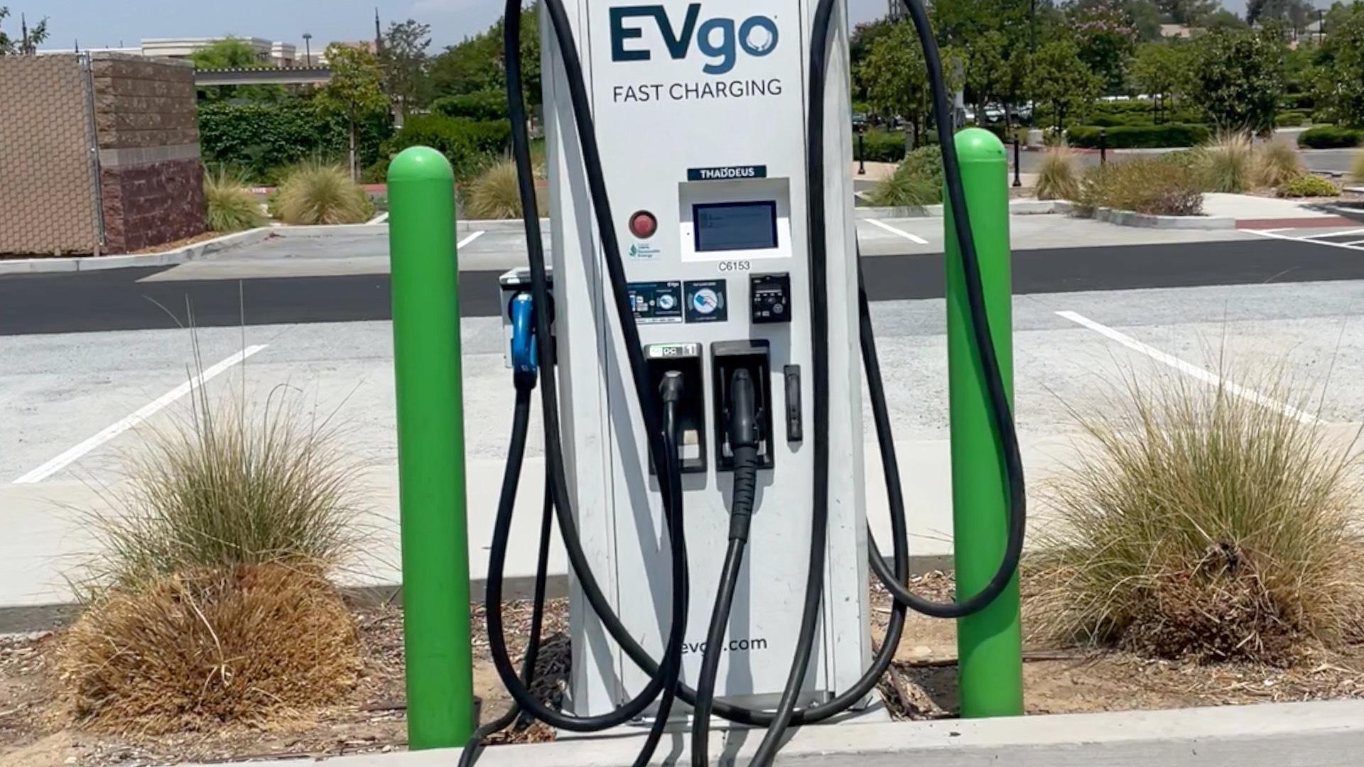 Bridgeport Marketplace Santa Clarita, CA EV Station