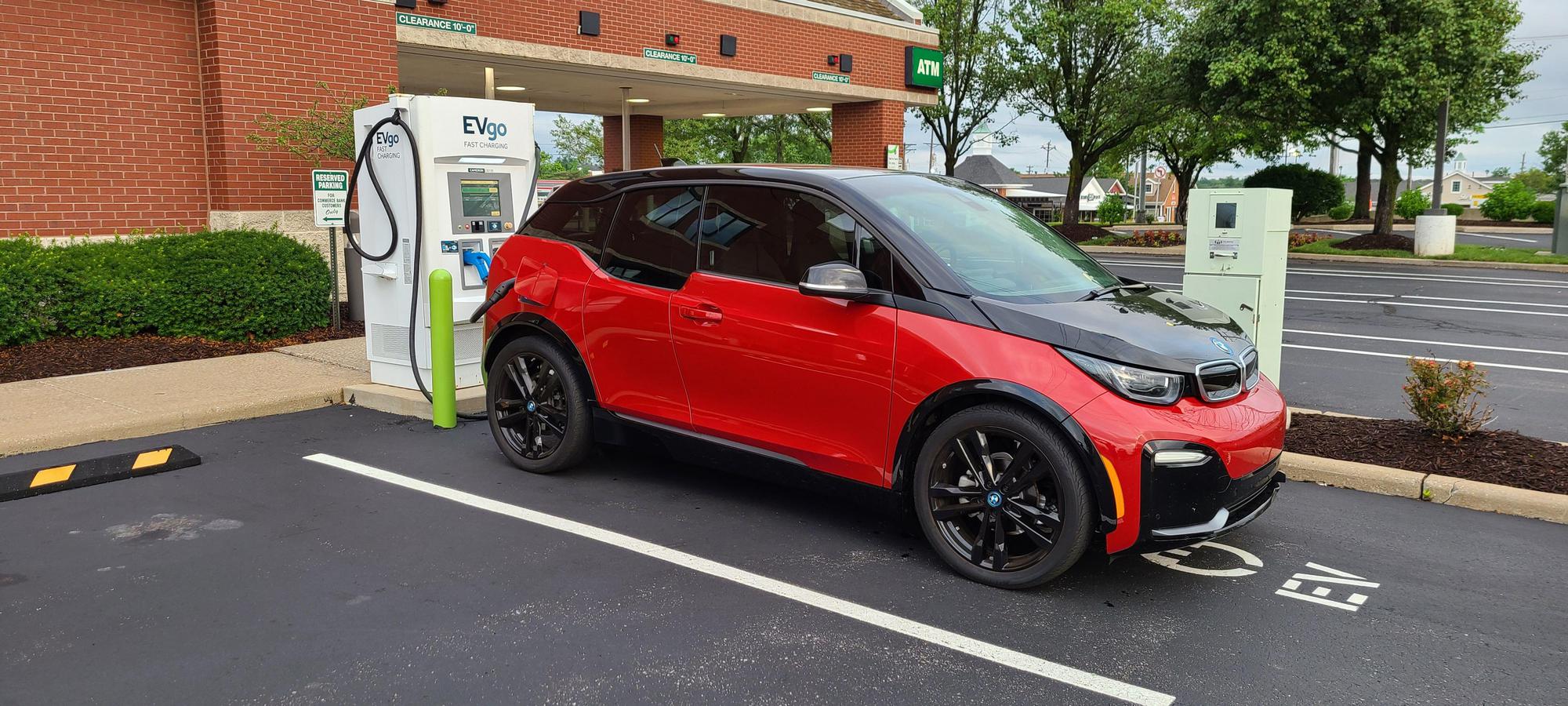 Commerce Bank Chesterfield, MO EV Station