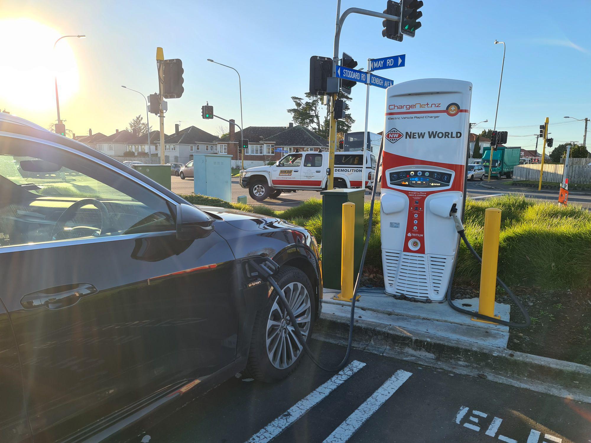 Mt Roskill New World Auckland, Auckland EV Station