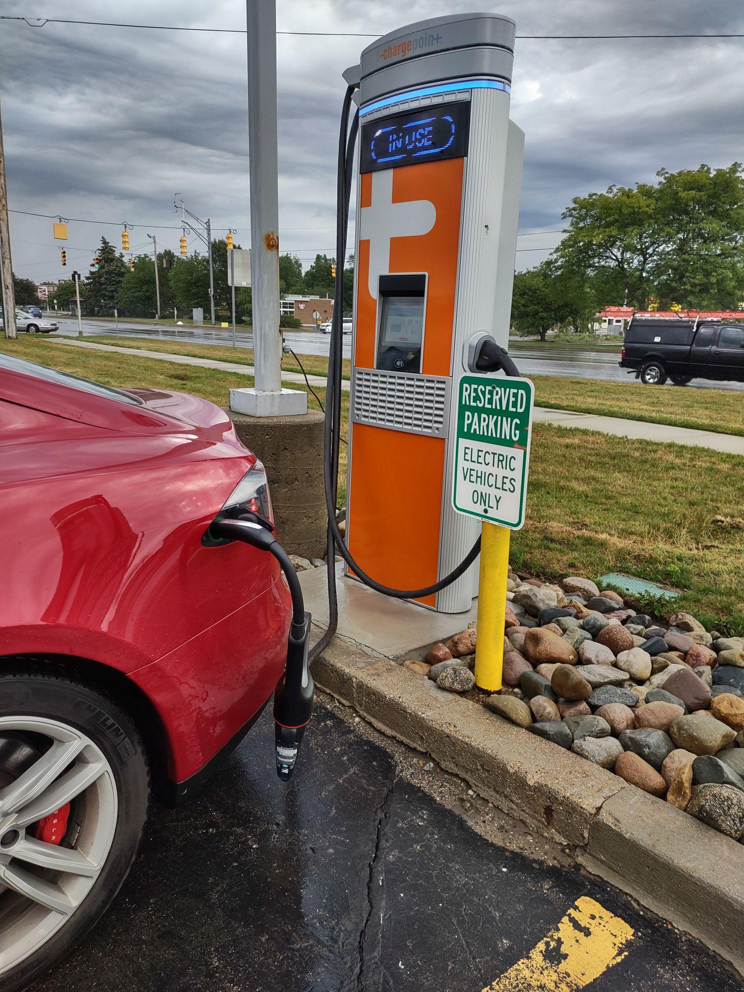 Maple Hill Auto Group Kalamazoo, MI EV Station