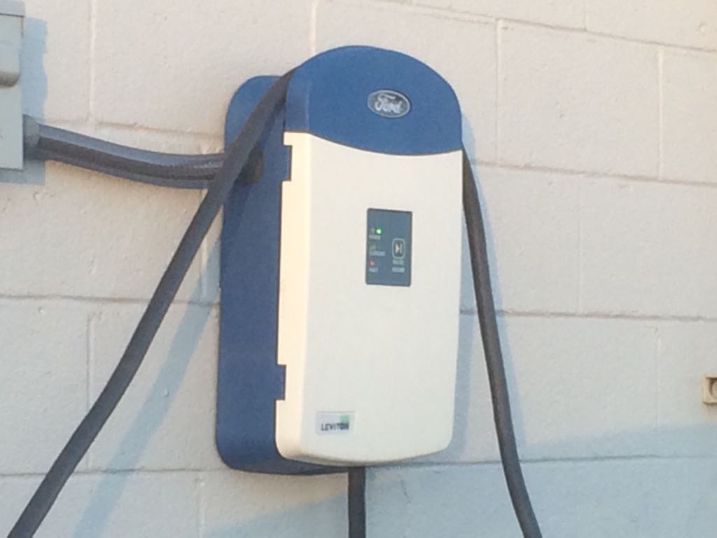 Ford of Londonderry (1) Londonderry, NH EV Station