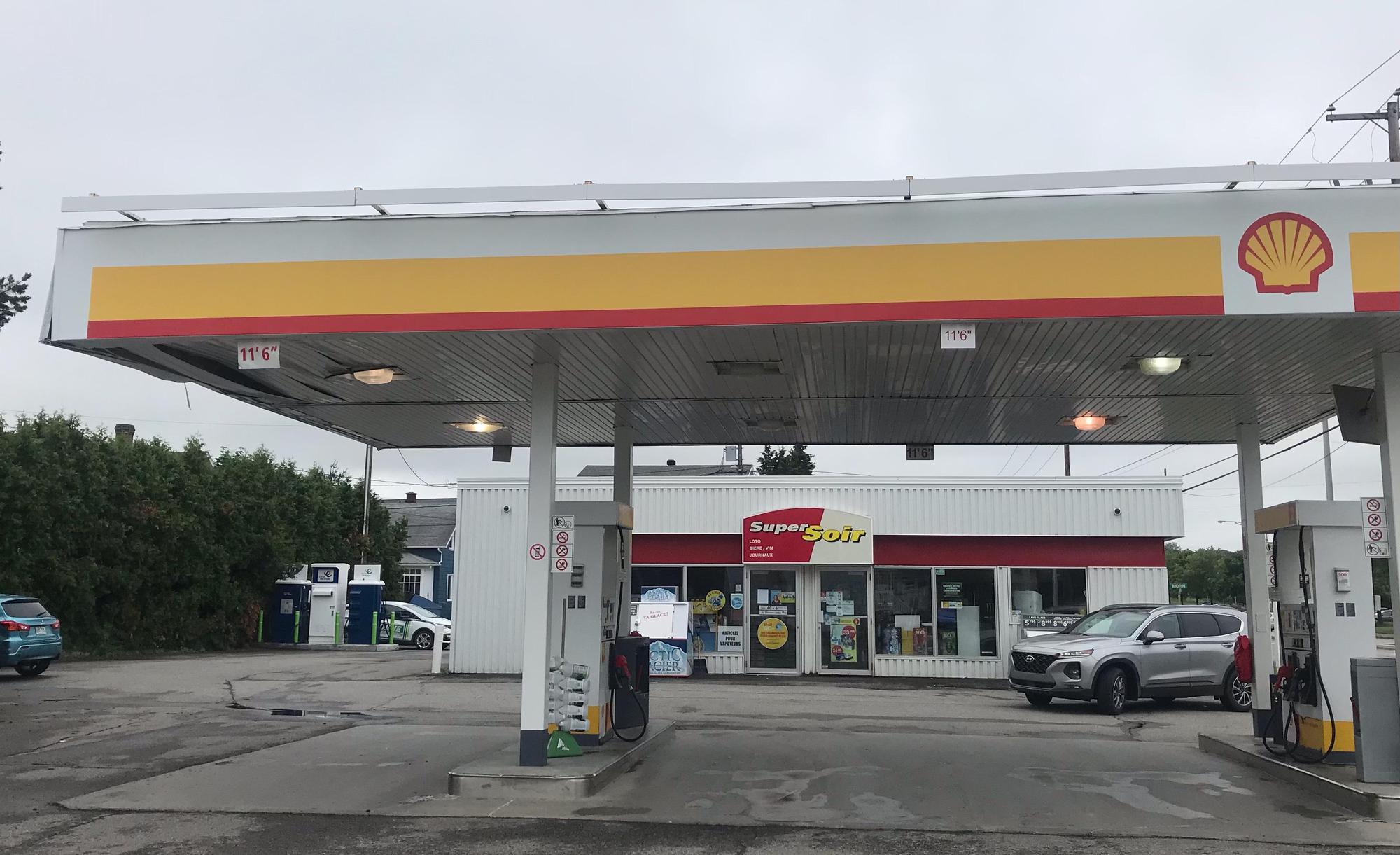 Rimouski Dépanneur Shell Rimouski, QC EV Station