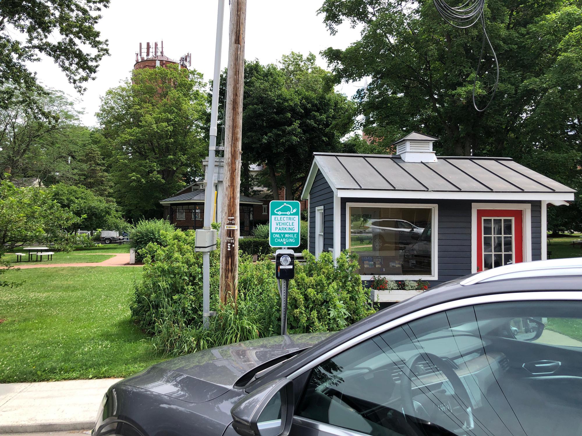 Vergennes Post Office Vergennes, VT EV Station