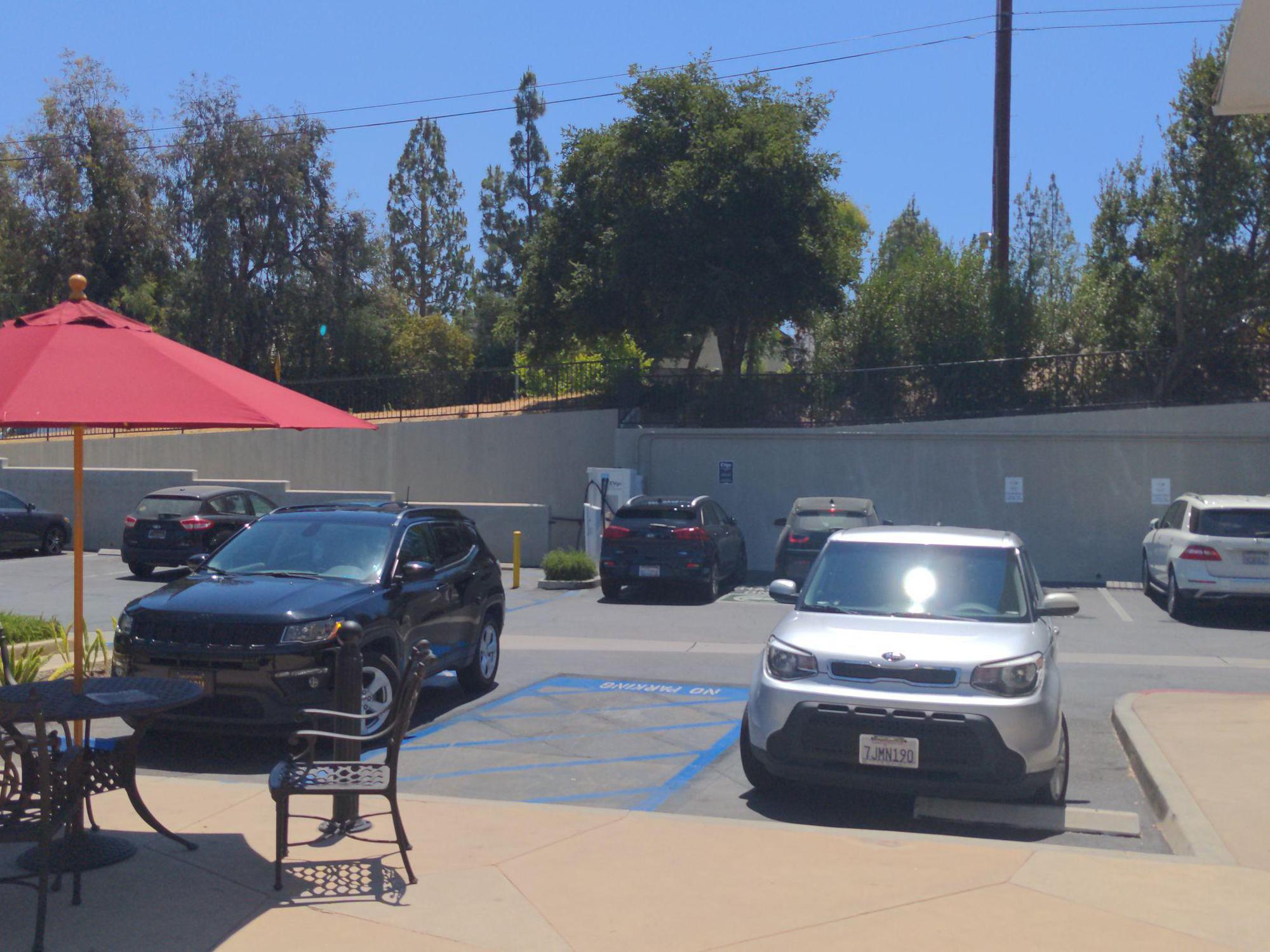 Gelson's Village Calabasas, CA EV Station