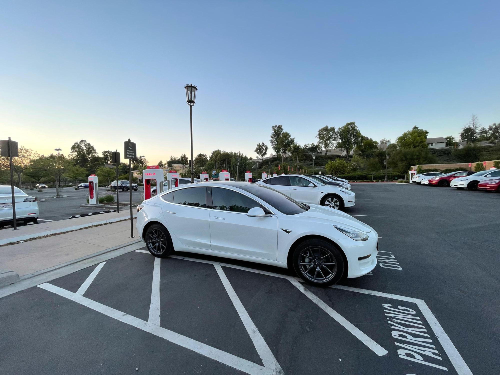 Bridgeport Marketplace Santa Clarita, CA EV Station