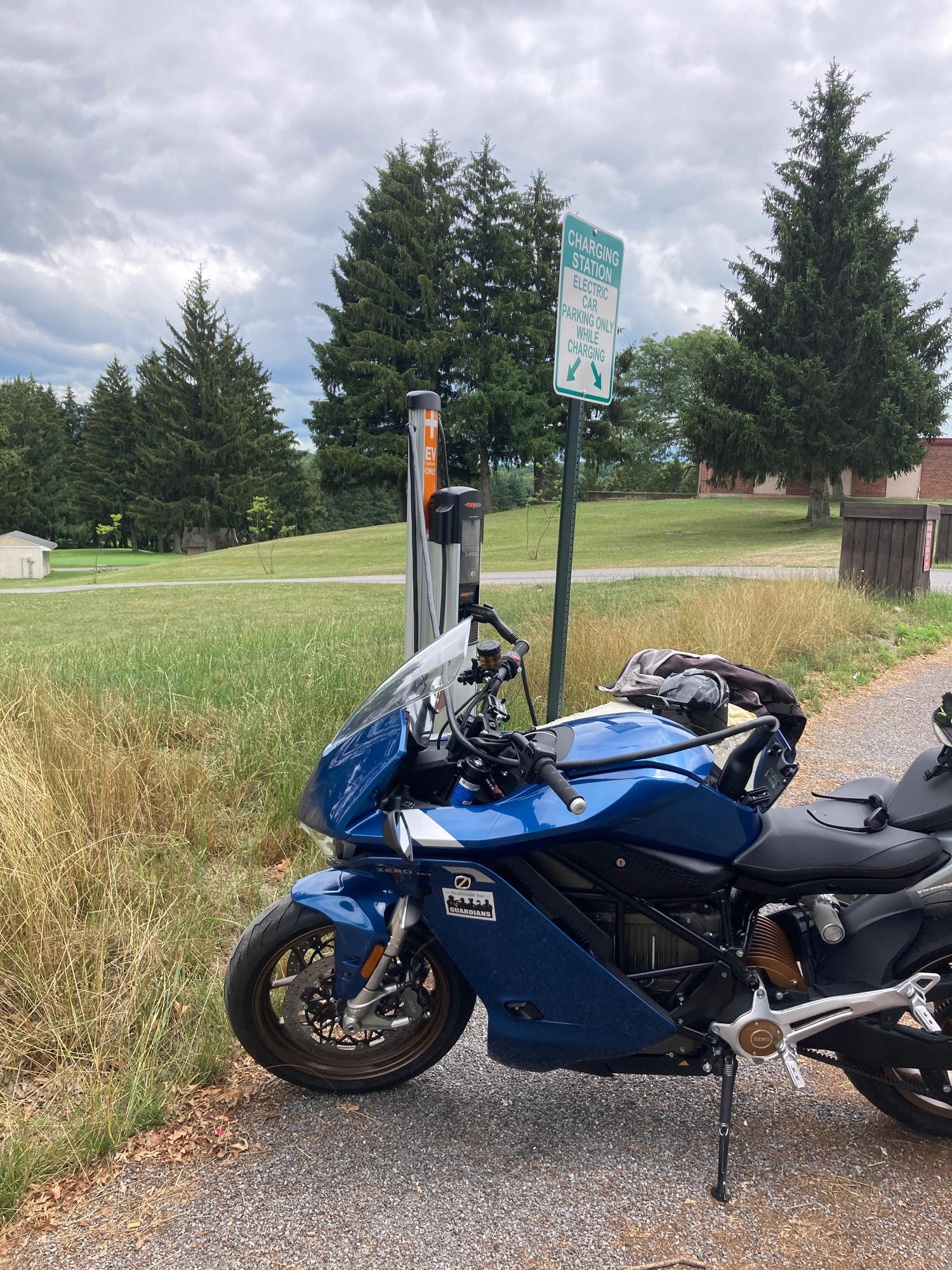 Elma Meadows Golf Course 1711 Girdle Rd, Elma 14059 EV Station