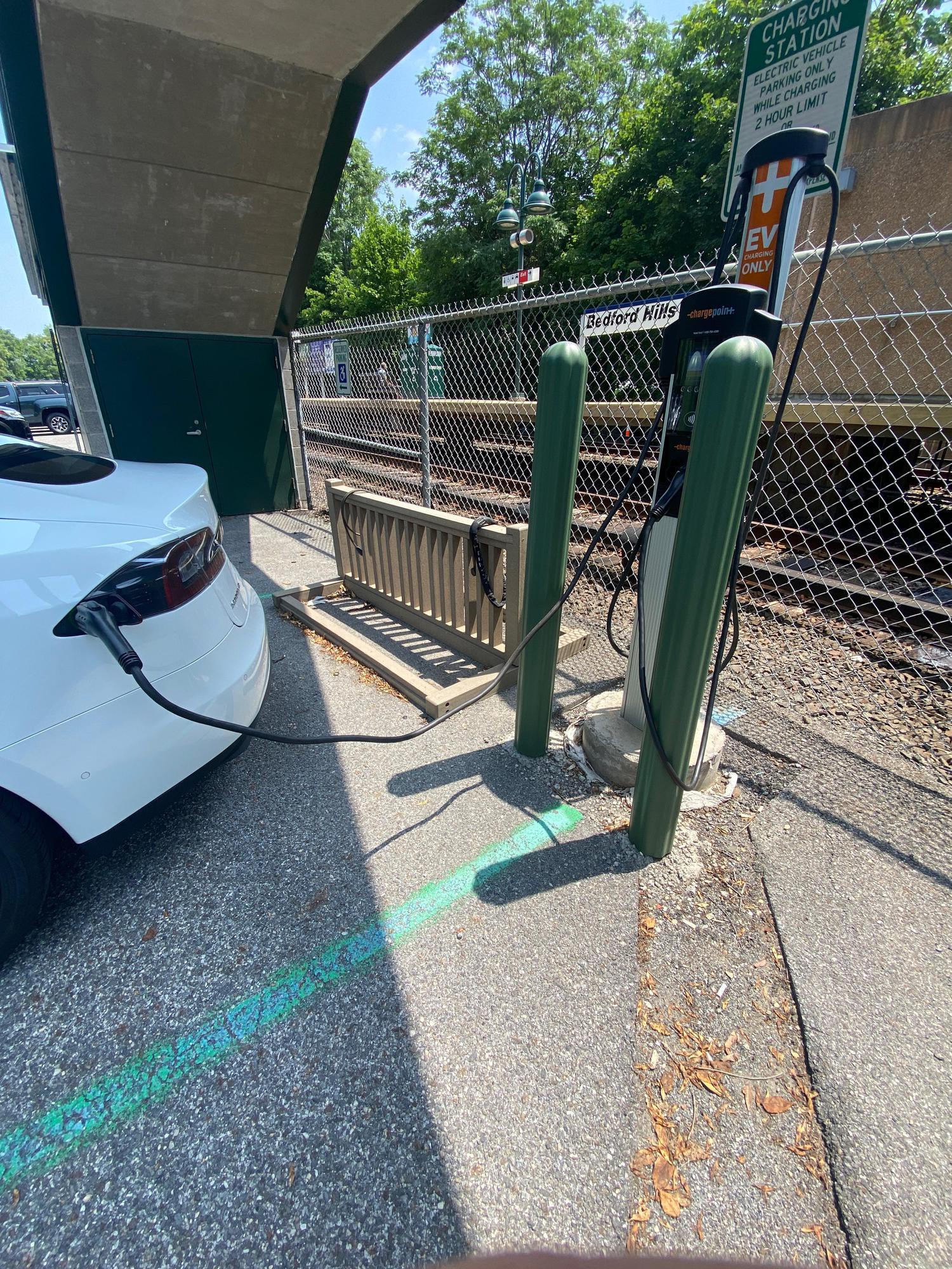 Bedford Hills Metro North Rail Station Bedford Hills, NY EV Station