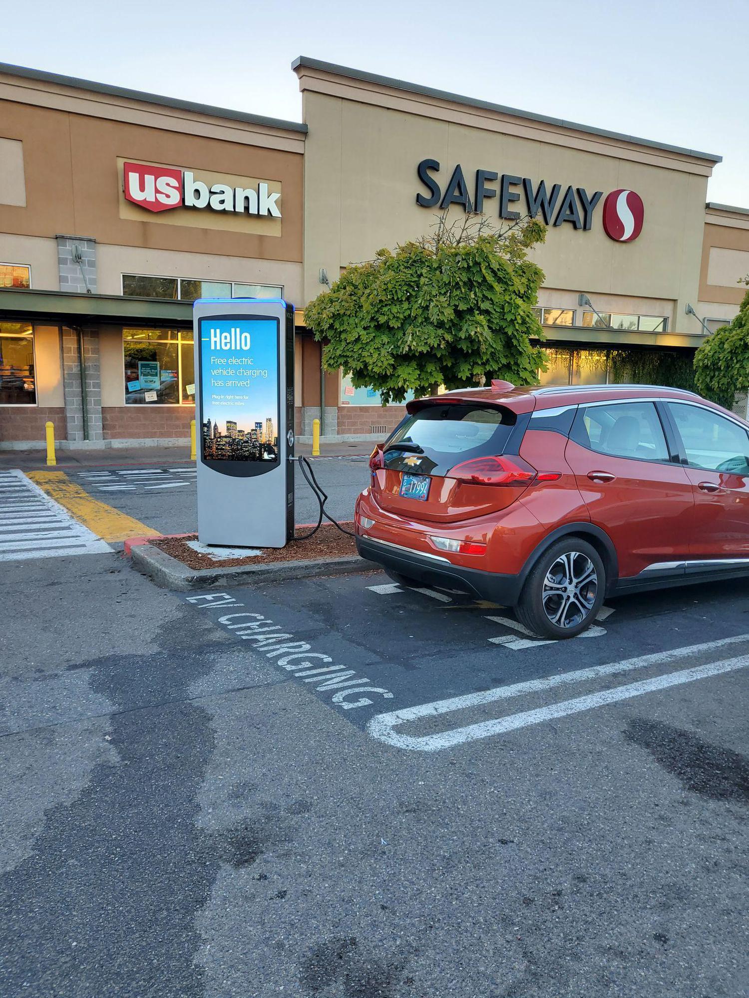 Safeway Des Moines, WA EV Station