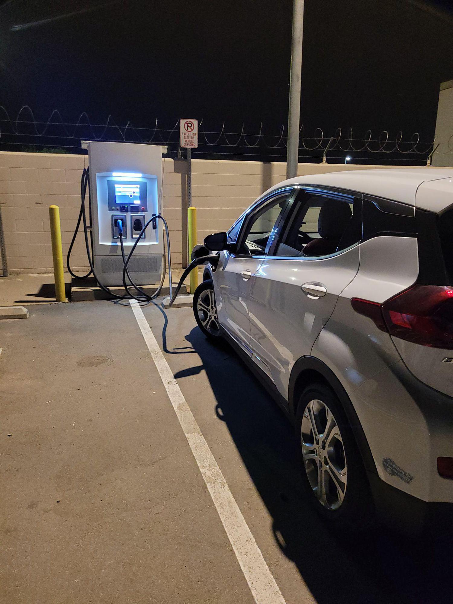 Kettleman City Maintenance Station Kettleman City, CA EV Station