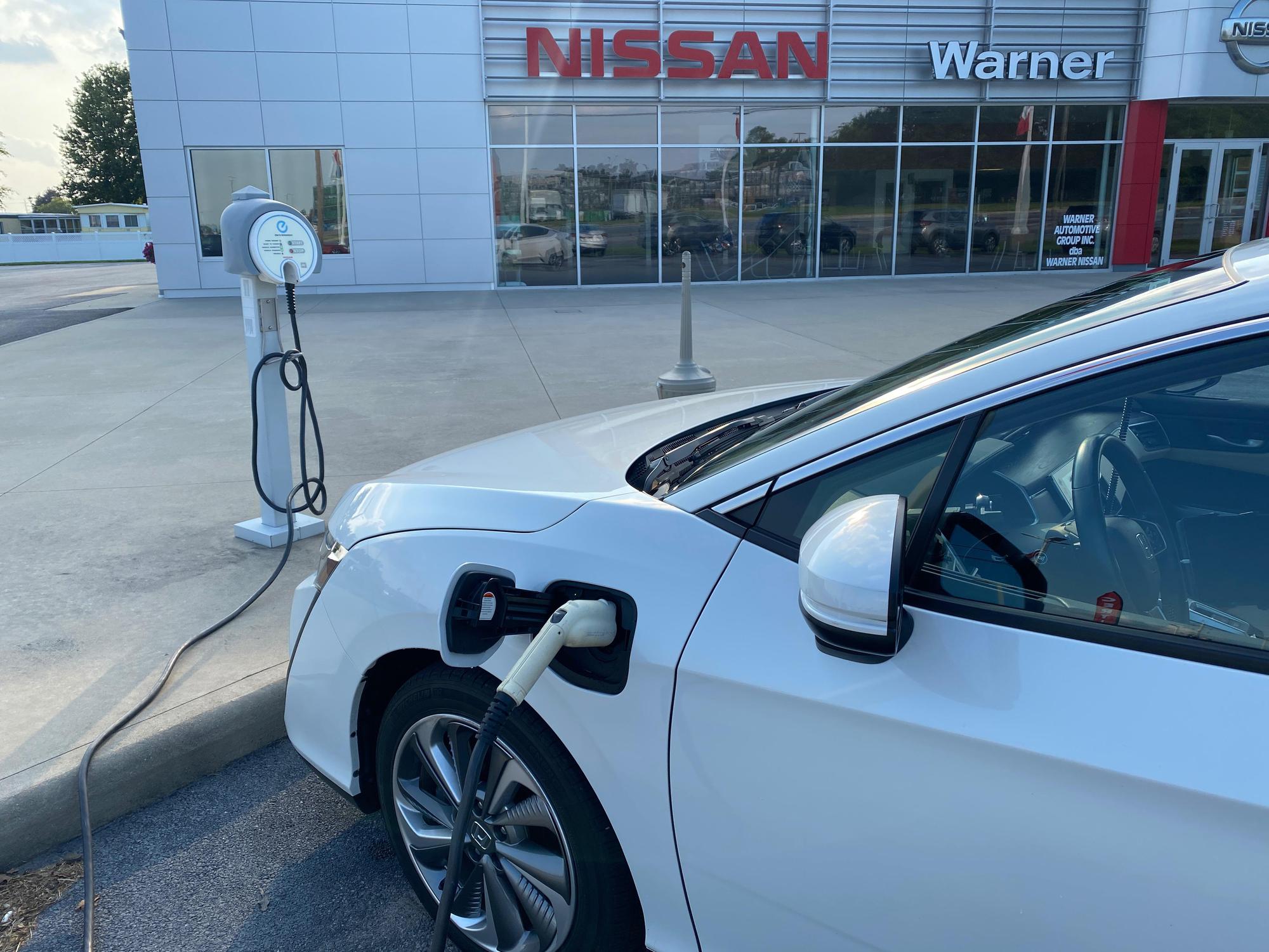 Warner Nissan Findlay, OH EV Station
