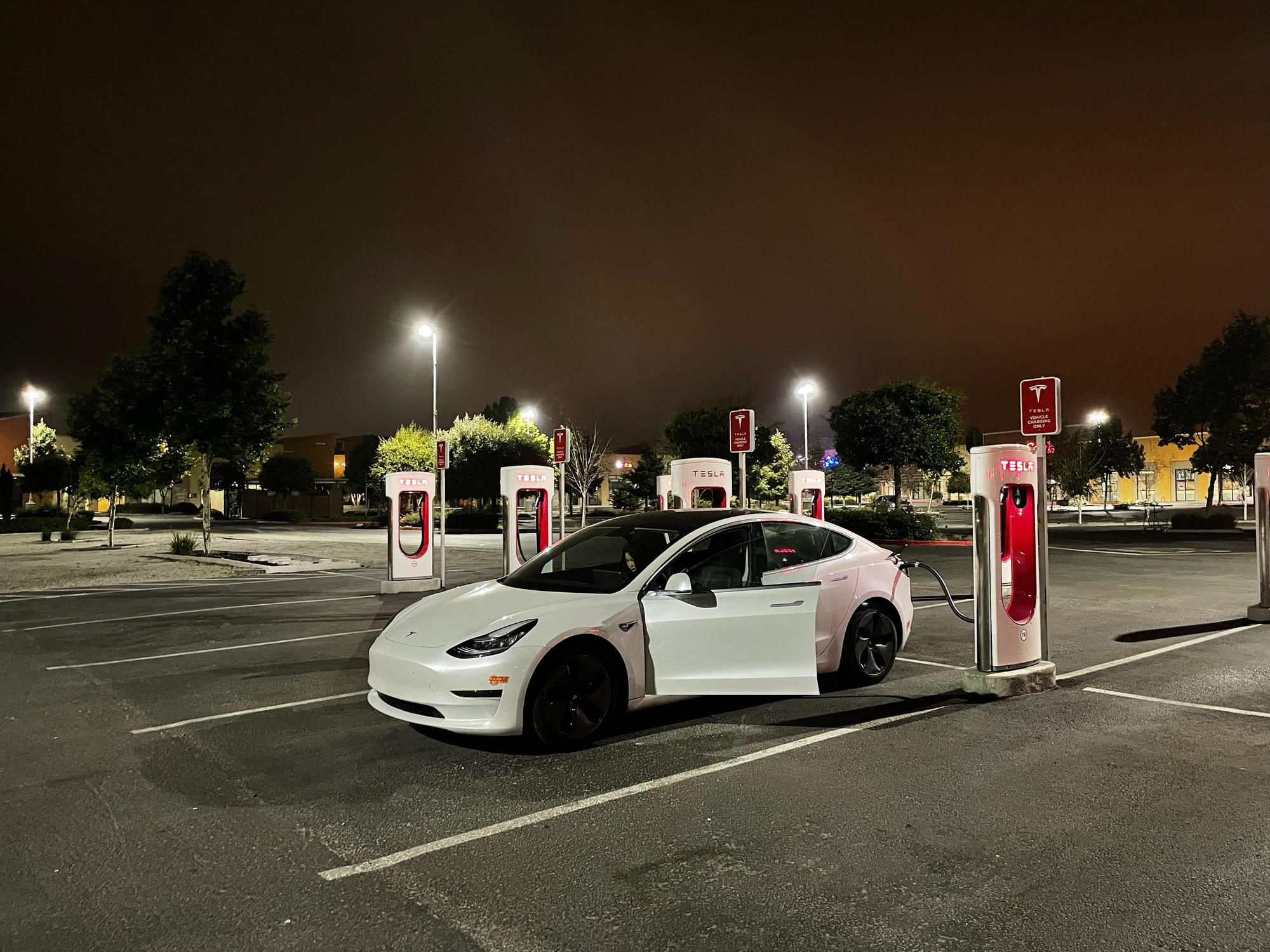 East Washington Place Sprouts Farmers Market Petaluma, CA EV Station