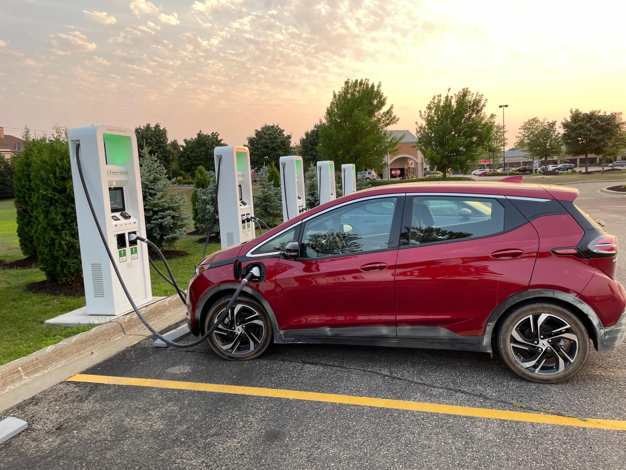 Walmart Supercenter Woodbury, MN EV Station