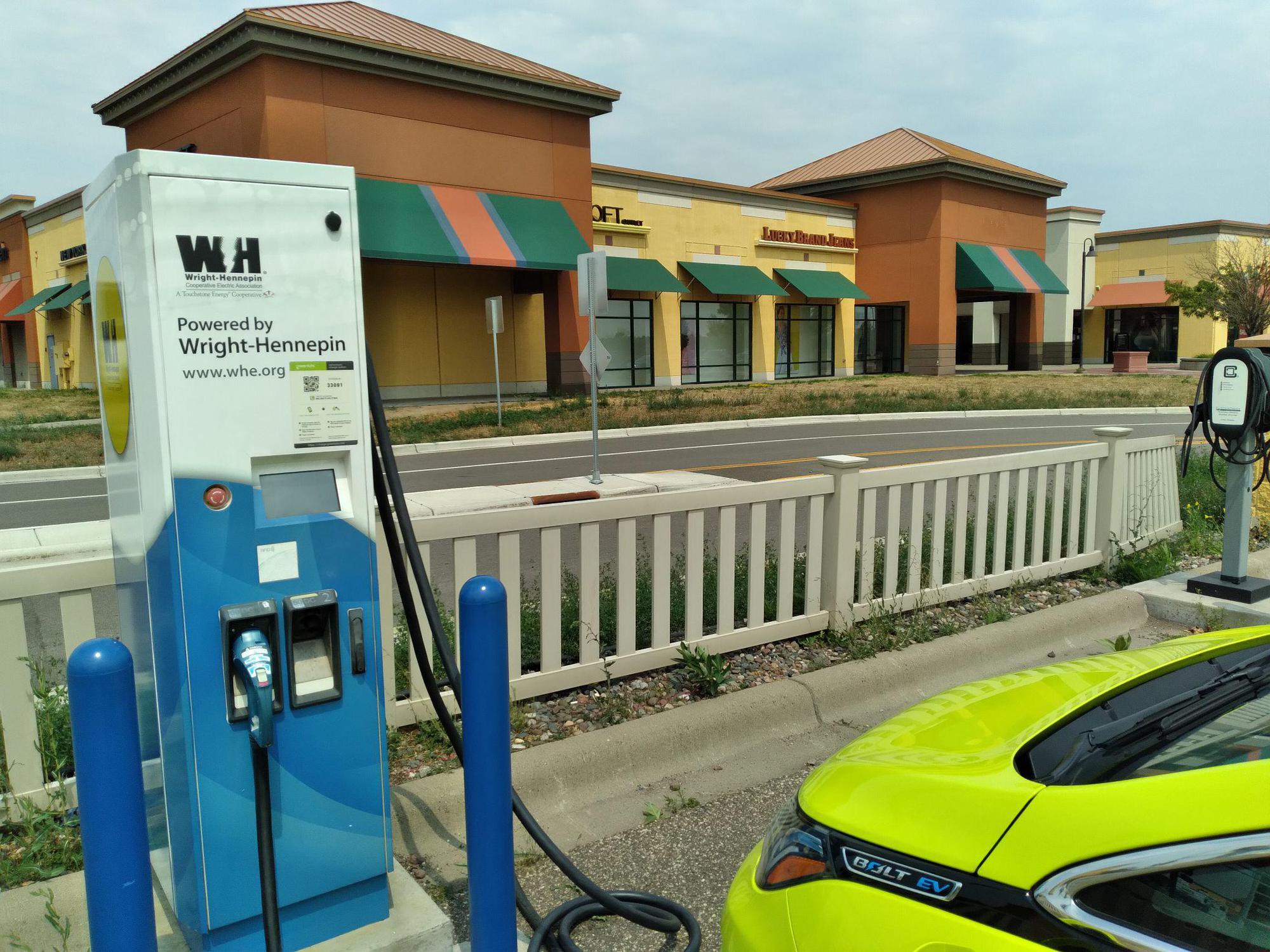 Albertville Premium Outlets - Overflow Lot | Albertville, MN | EV Station