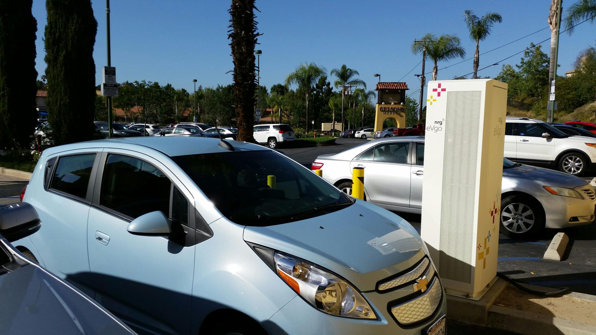Gelson's Village Calabasas, CA EV Station