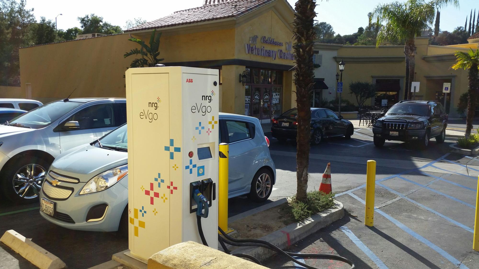 Gelson's Village Calabasas, CA EV Station