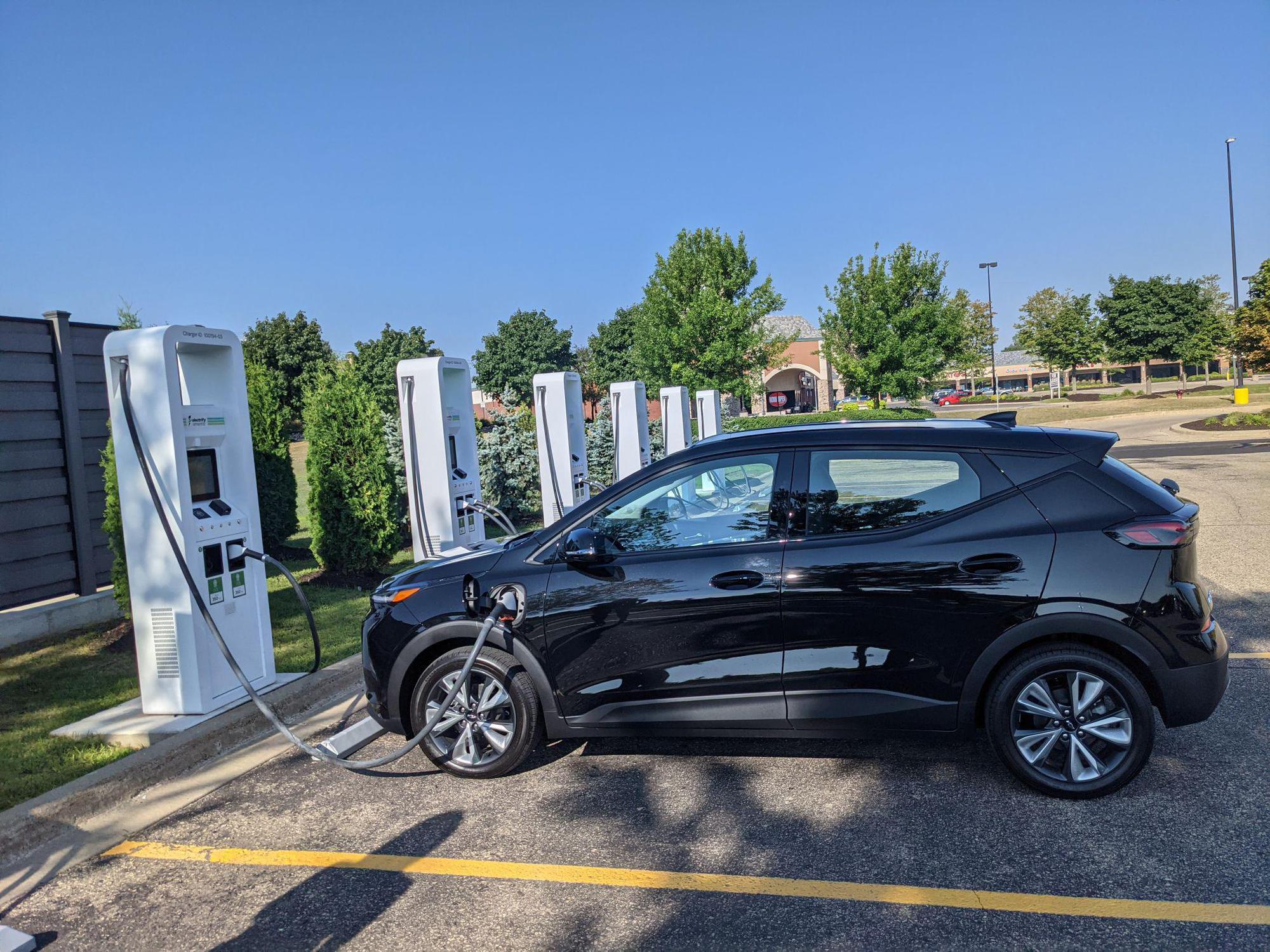 Walmart Supercenter Woodbury, MN EV Station