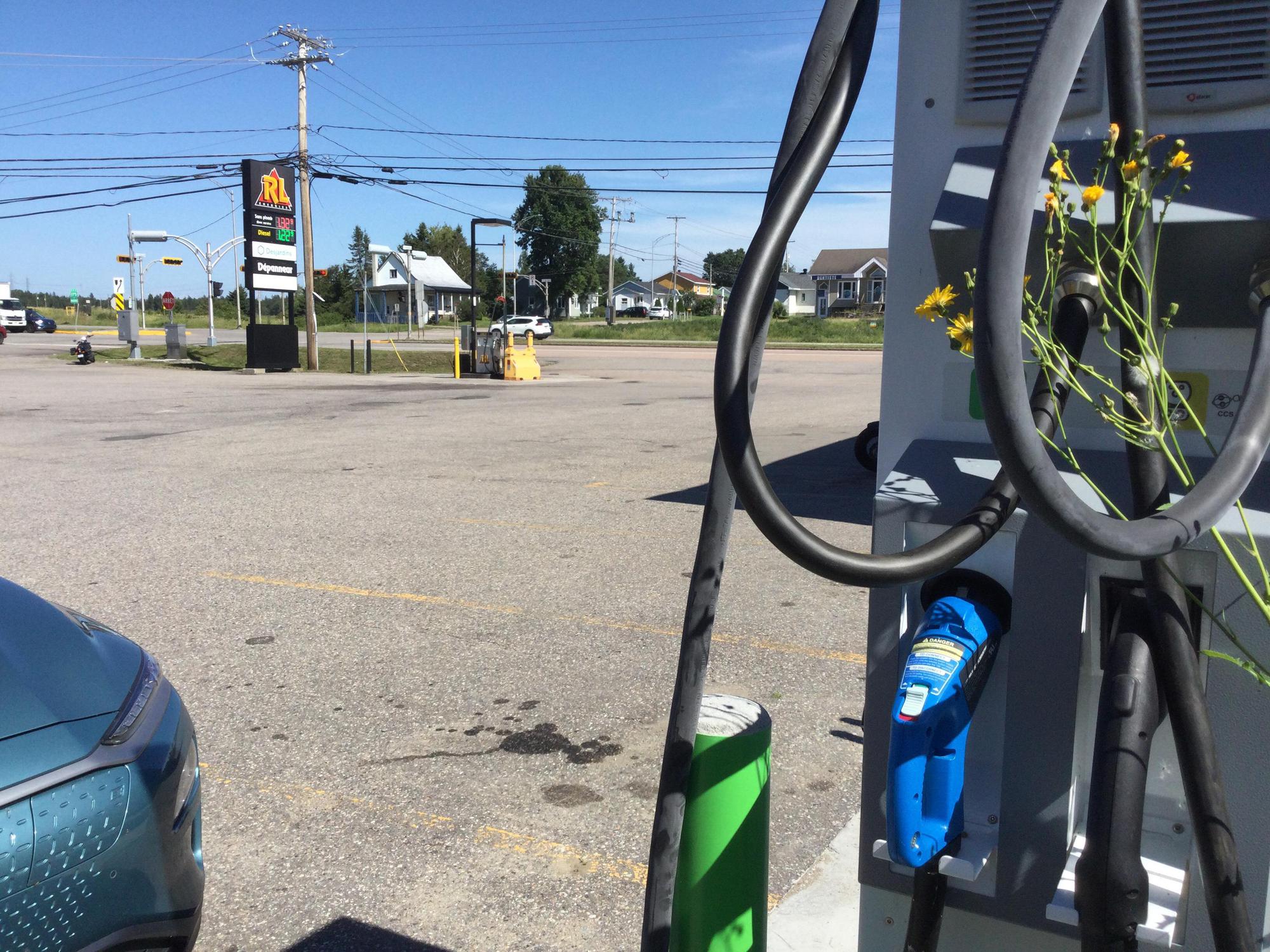 RL Énergies Laterrière Saguenay, QC EV Station