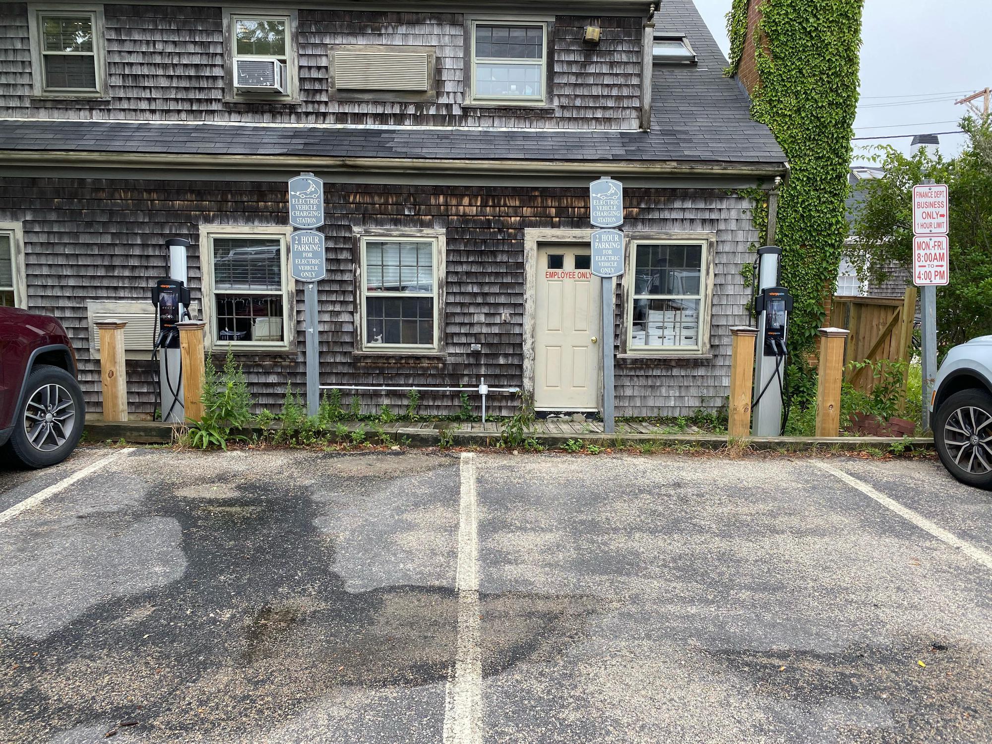 Nantucket Historic District Commission Nantucket, MA EV Station