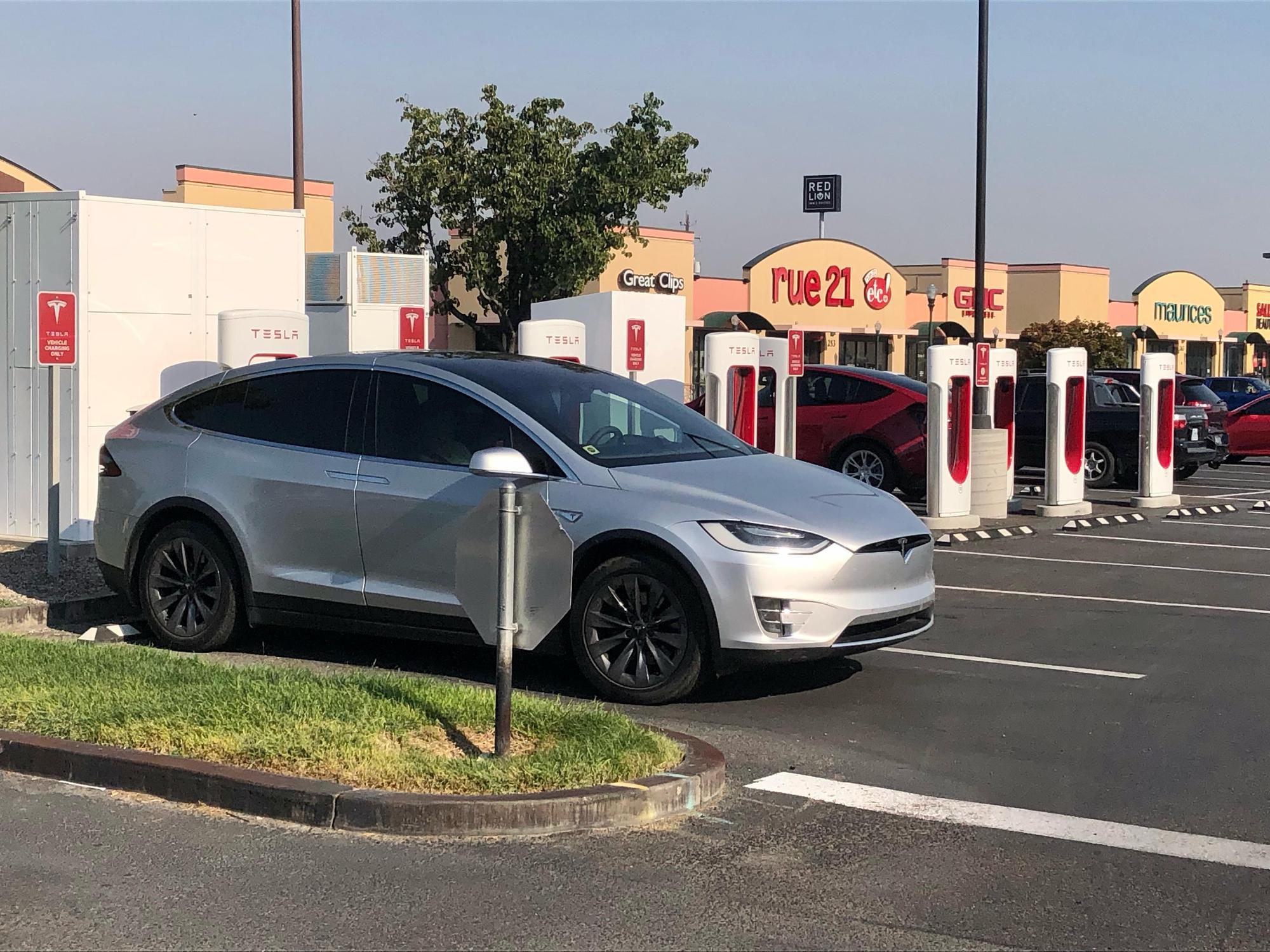 Ontario Marketplace Ontario, OR EV Station