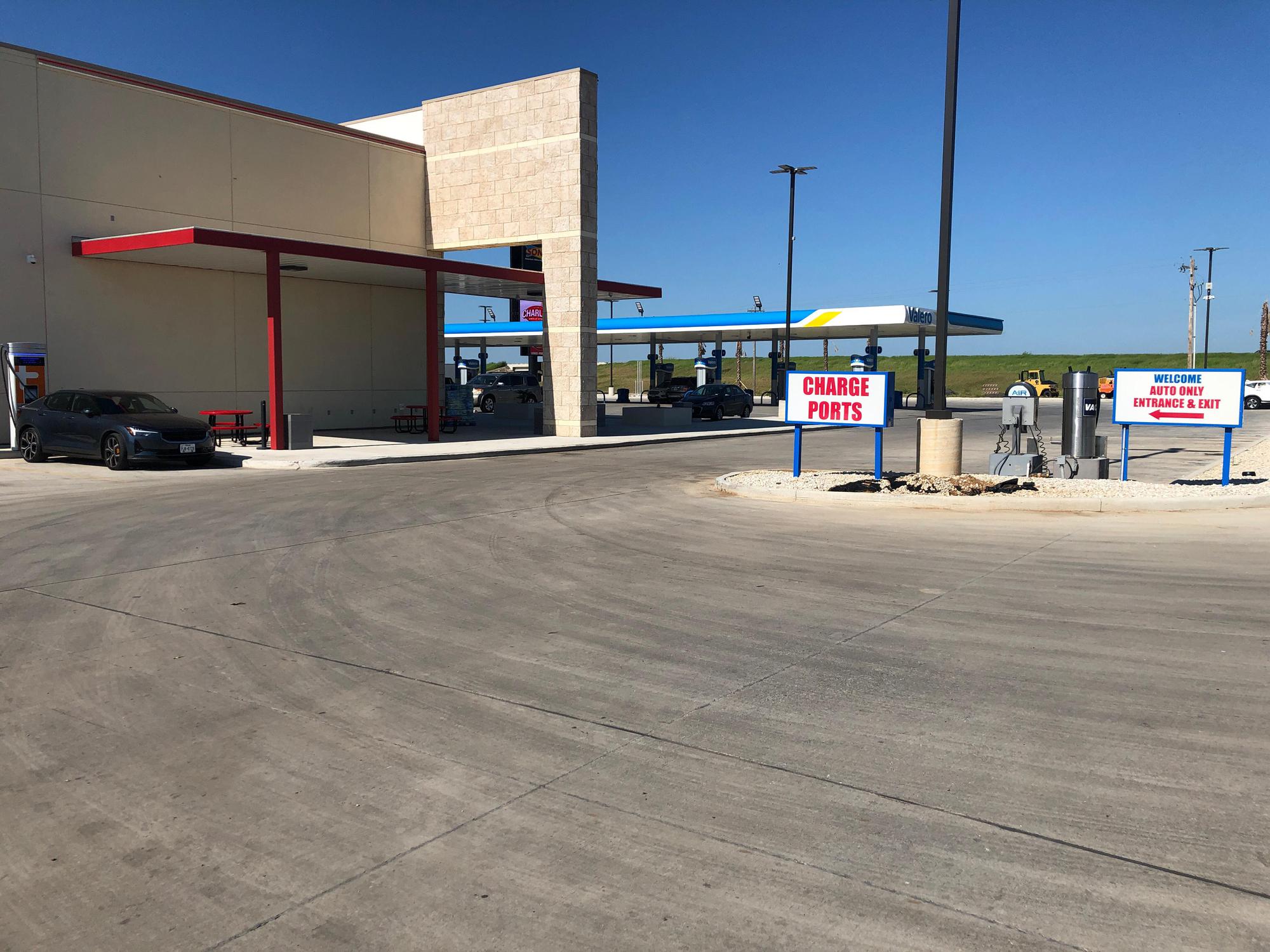 Fuel America / Sonic DriveIn Encinal, TX EV Station