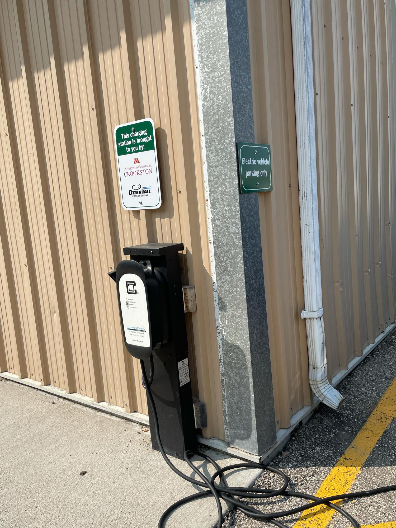 University of Minnesota Crookston Bookstore Crookston, MN EV Station