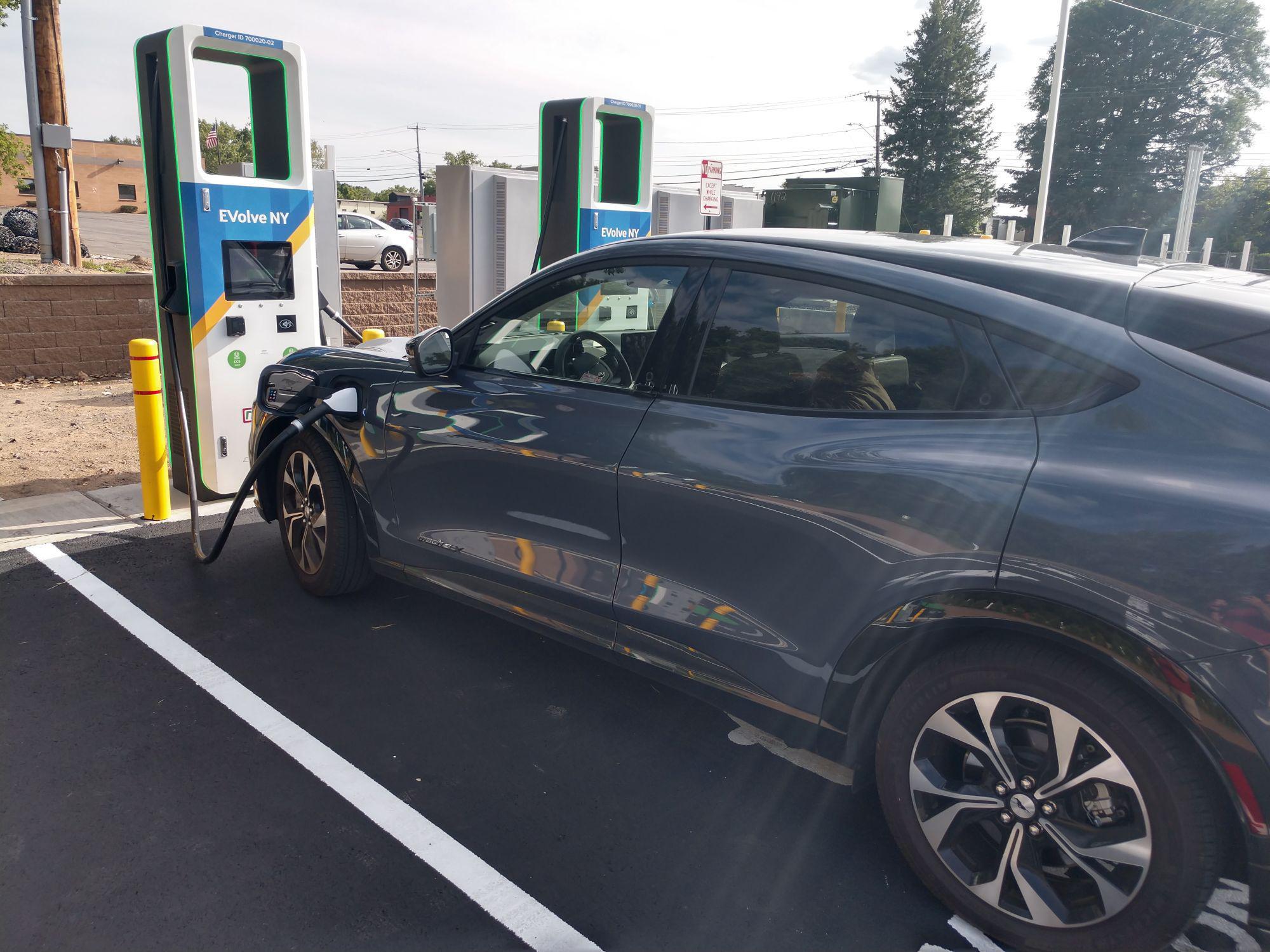 Mirabito | Syracuse, NY | EV Station