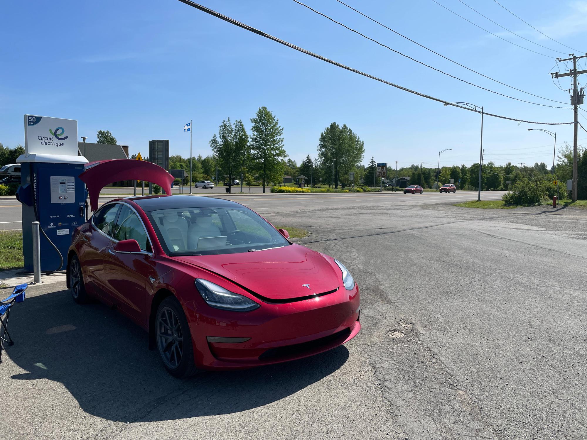 Môtel Interprovincial PointeàlaCroix, QC EV Station