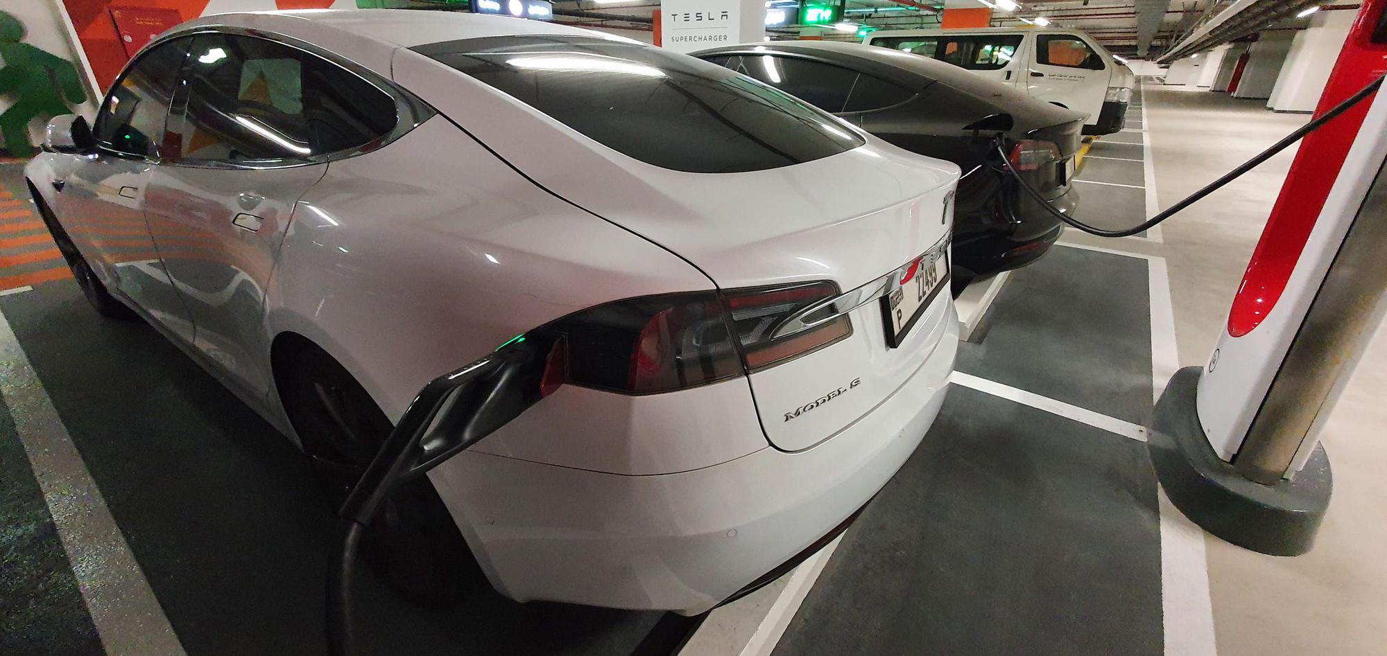 Dubai Mall Za'abeel Tesla Supercharger Dubai, Dubai EV Station