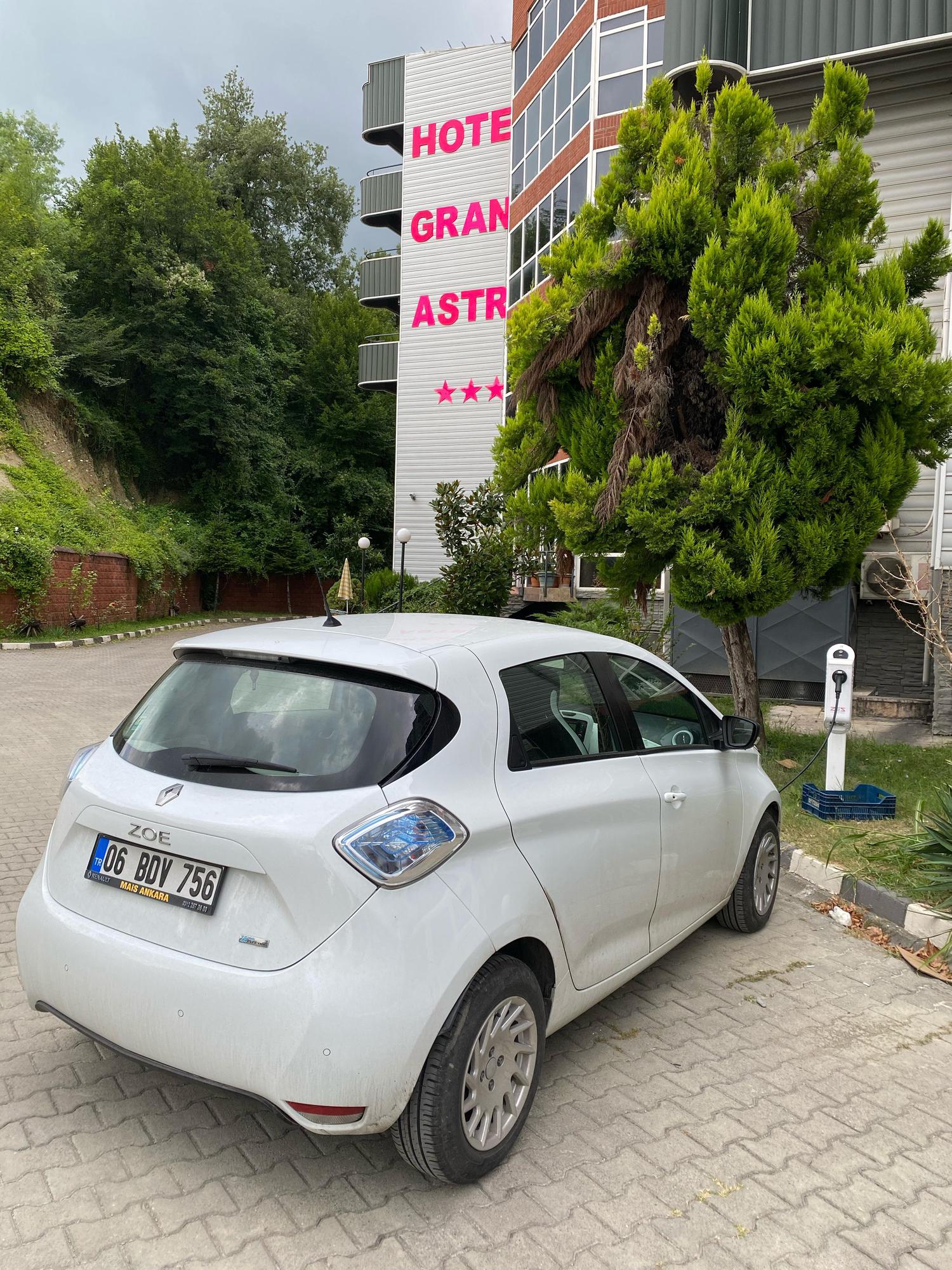 ZES Grand Astra Resort Hotel Yeni Terminal Mevkii Kutlubey Tabaklar