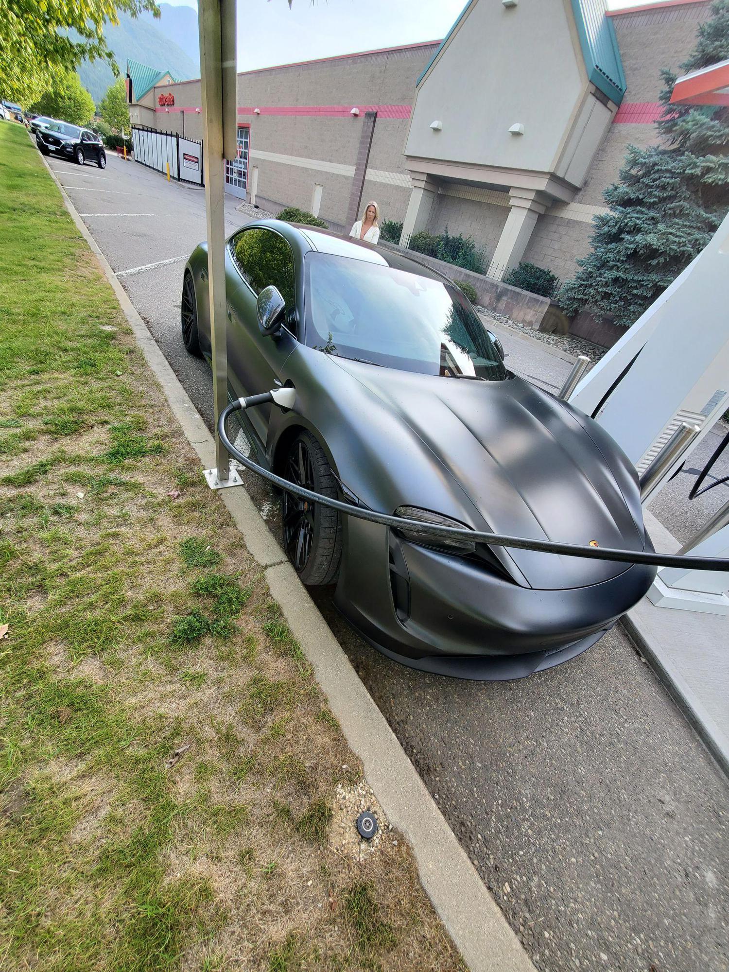 The Mall at Piccadilly Canadian Tire Salmon Arm Salmon Arm, BC EV