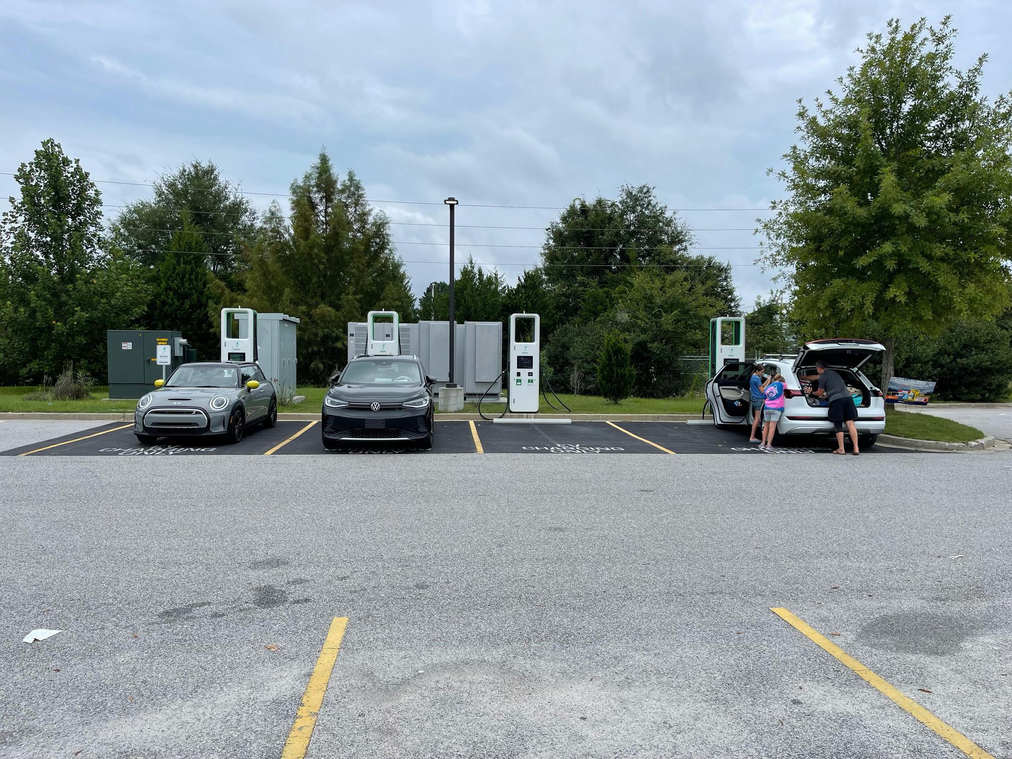 Walmart Supercenter Walterboro, SC EV Station