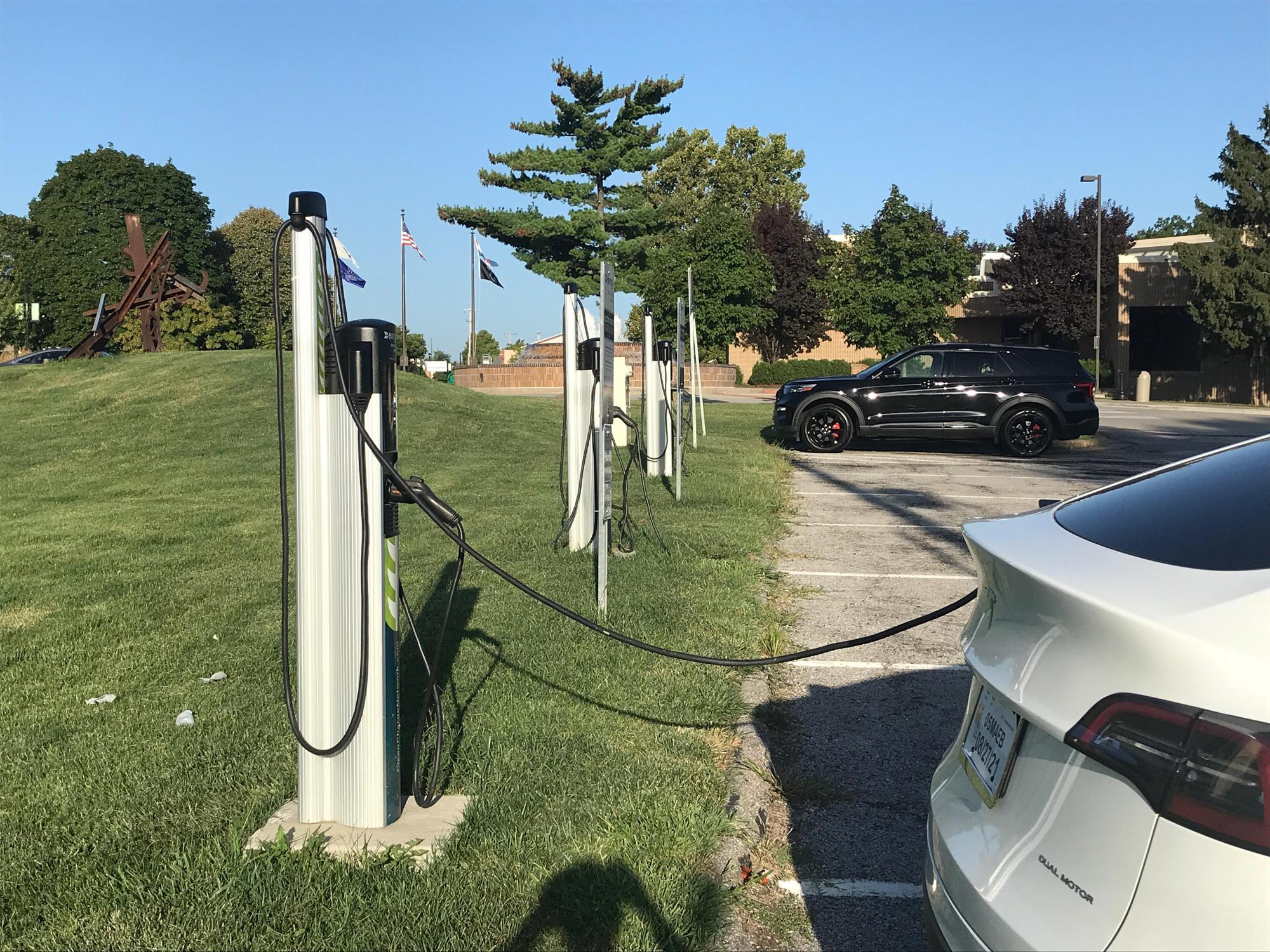 Grandview City Hall Grandview, MO EV Station