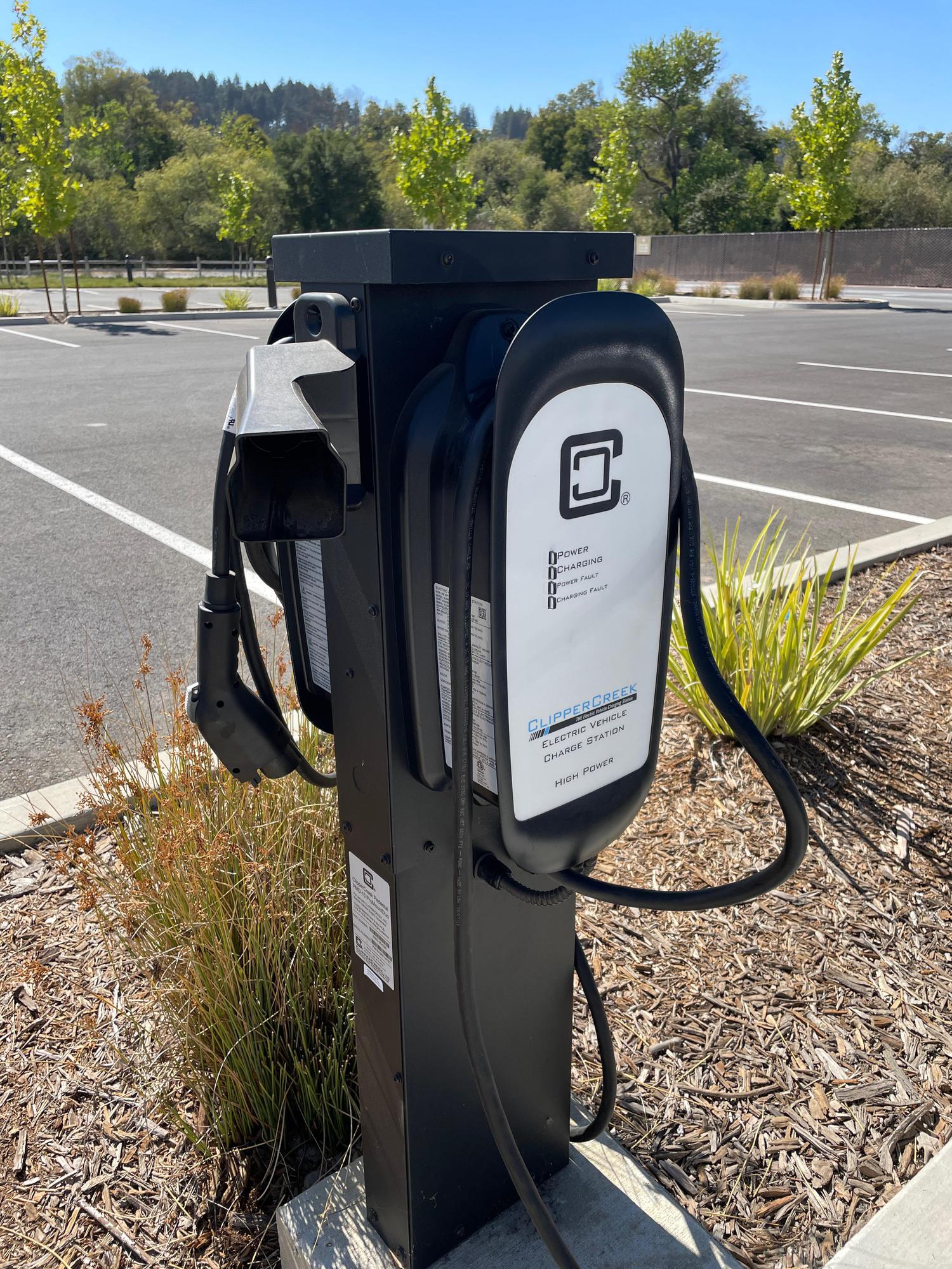 Bacchus Landing Healdsburg, CA EV Station