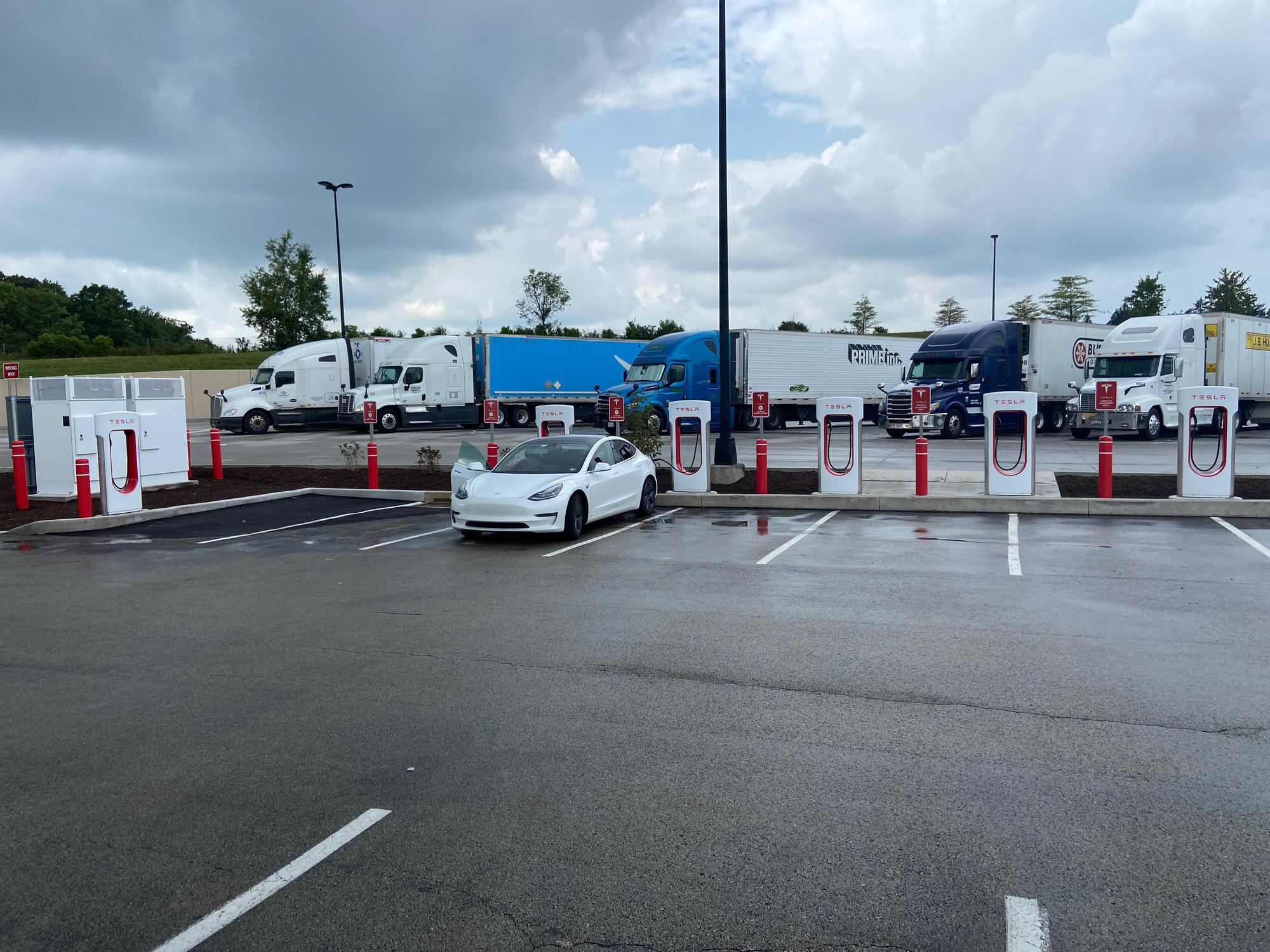 South Somerset Travel Plaza - 1jub1o4