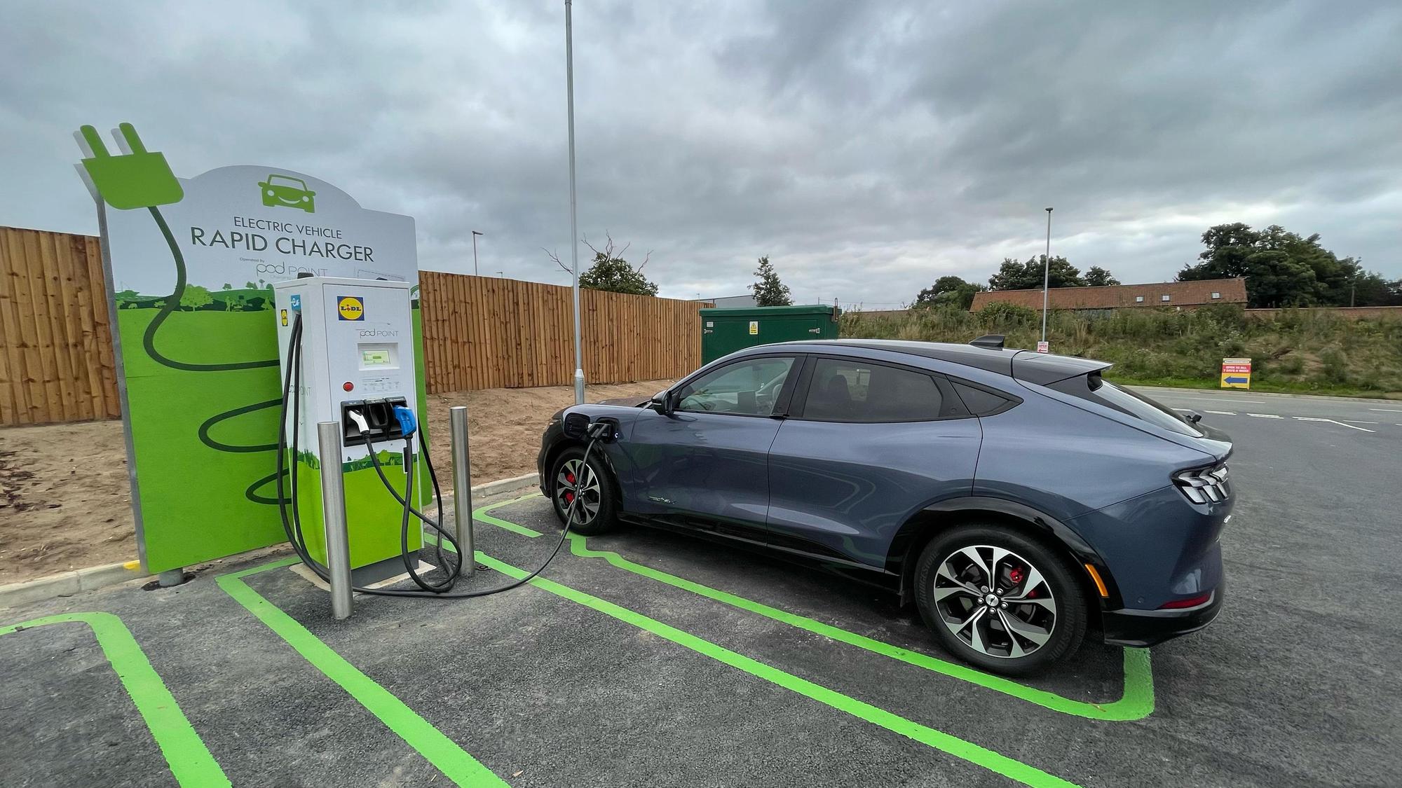 Lidl Norwich Poppy Way Maple Way, Norwich, NR13 5HB EV Station