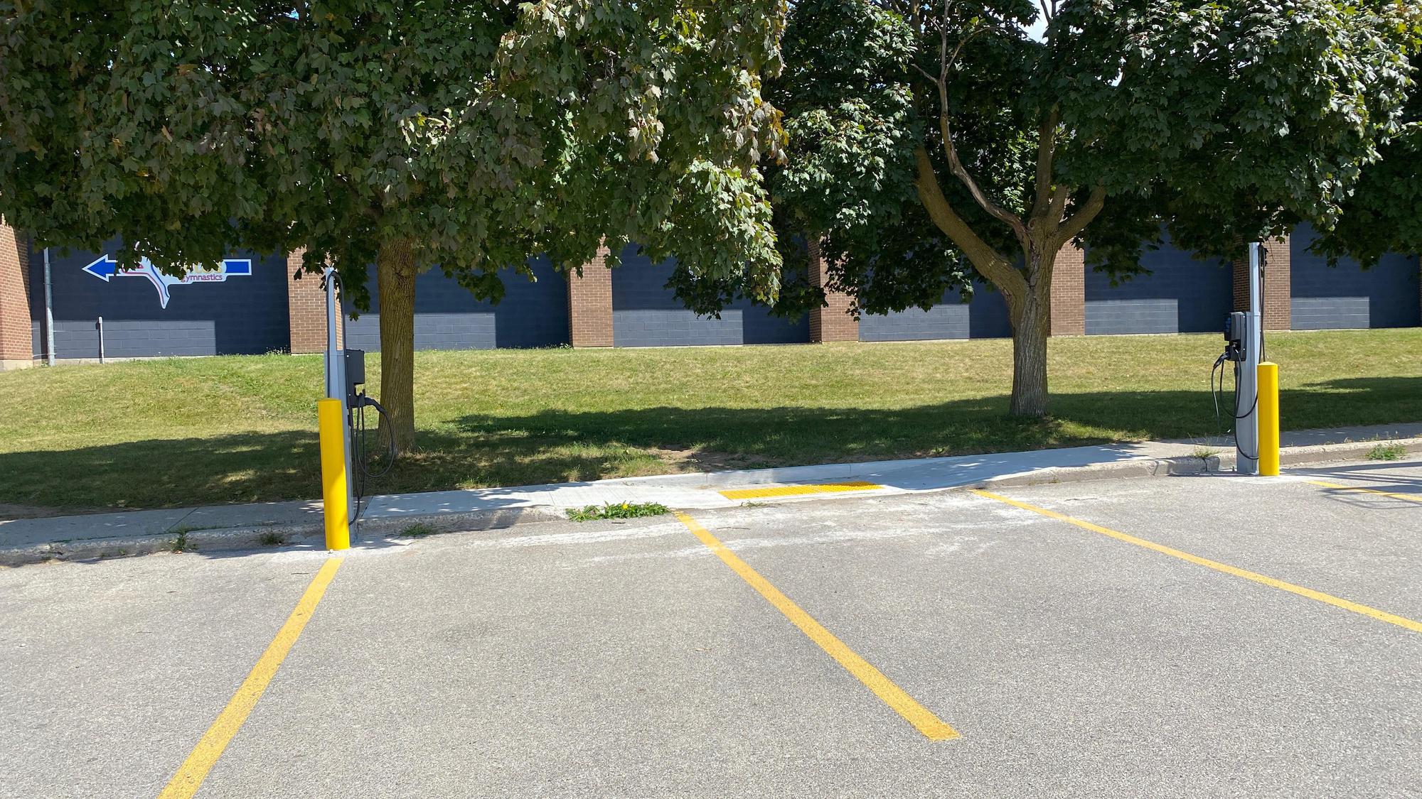 Centennial Arena Guelph, ON EV Station