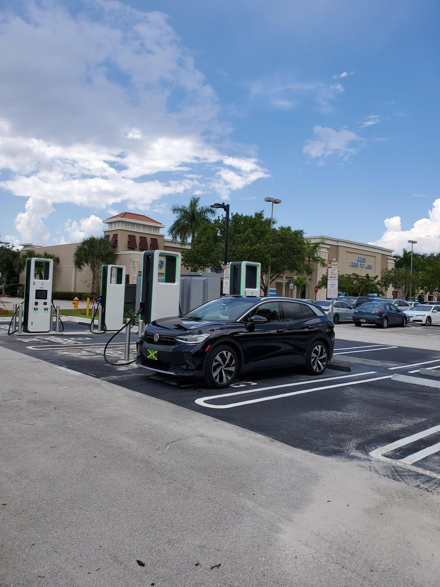 North Springs Plaza Target Coral Springs, FL EV Station