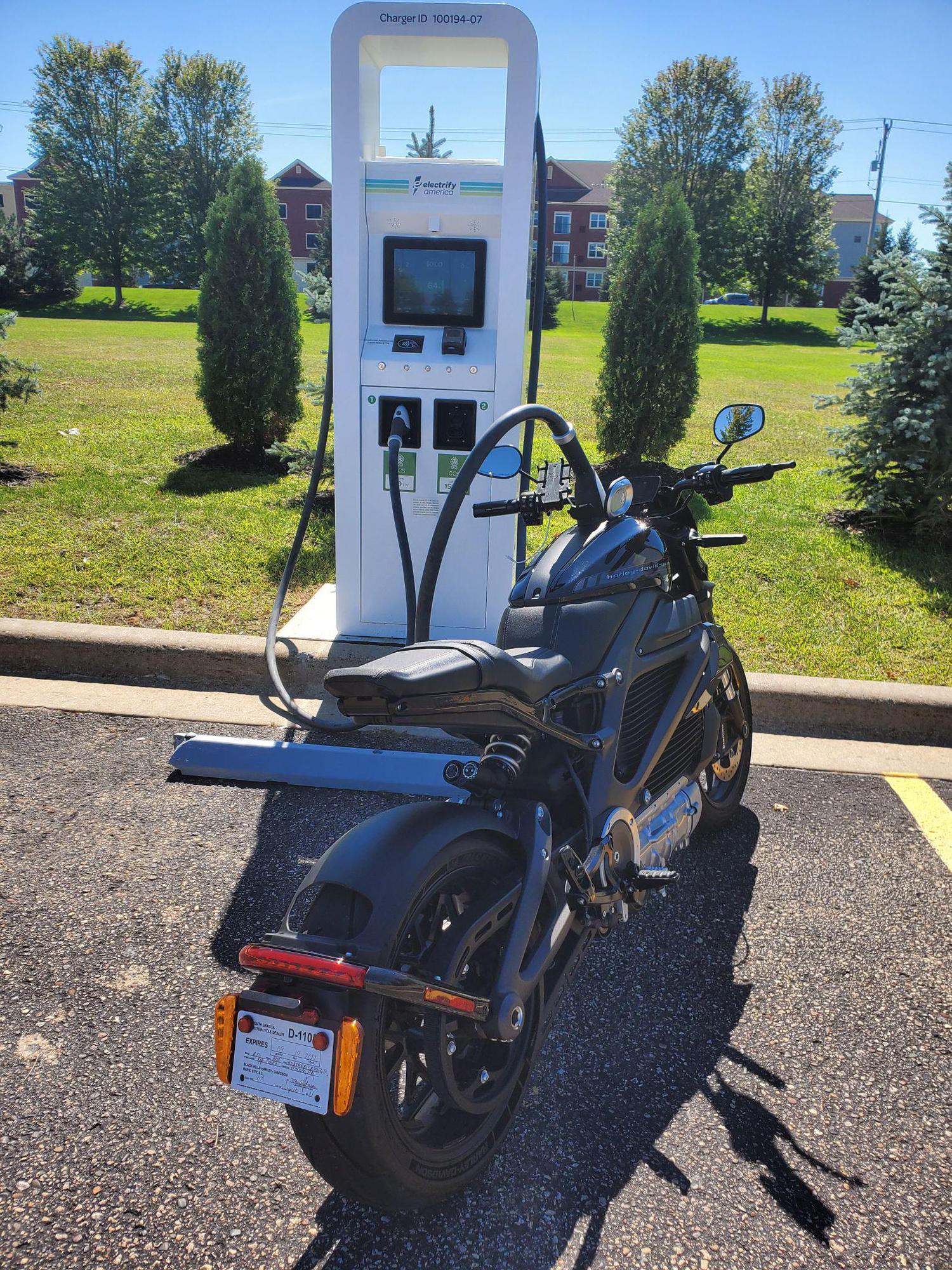 Walmart Supercenter Woodbury, MN EV Station