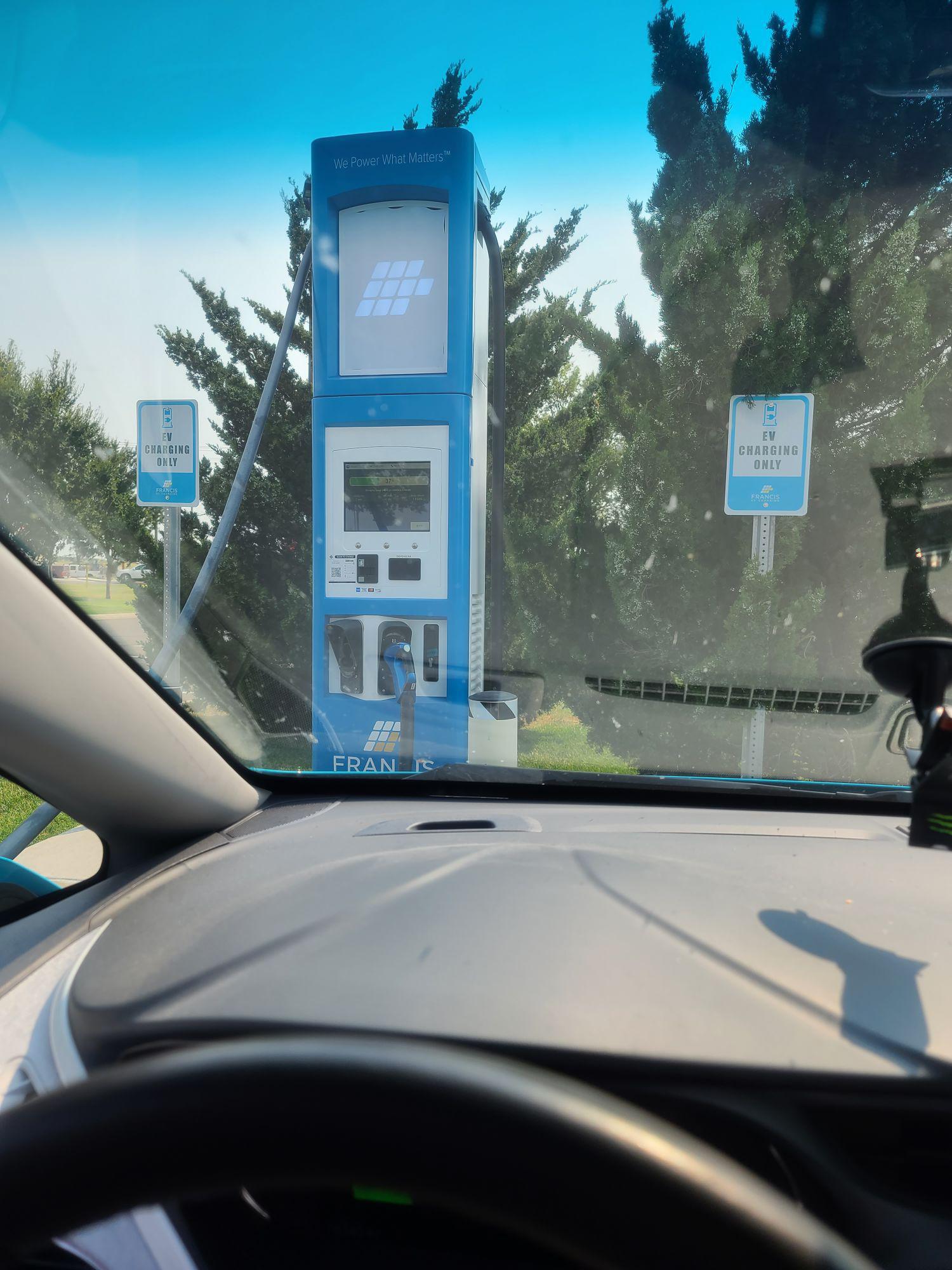 Hutch's Elk City Elk City, OK EV Station