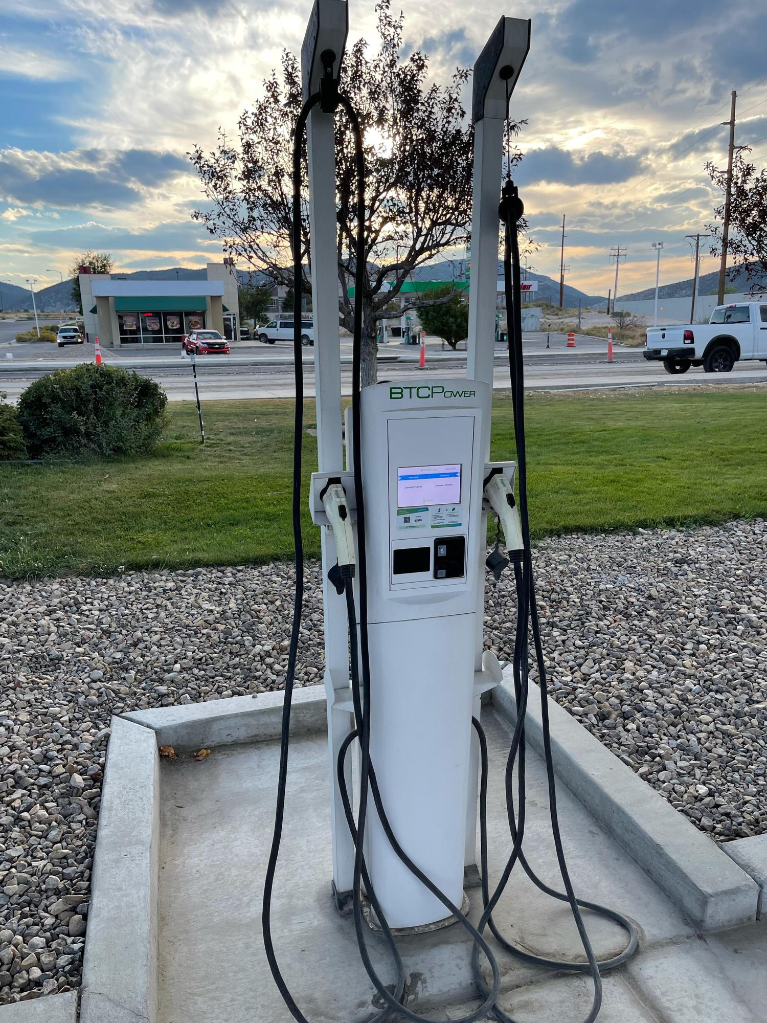 R Place Shell & Car Wash Ely, NV EV Station