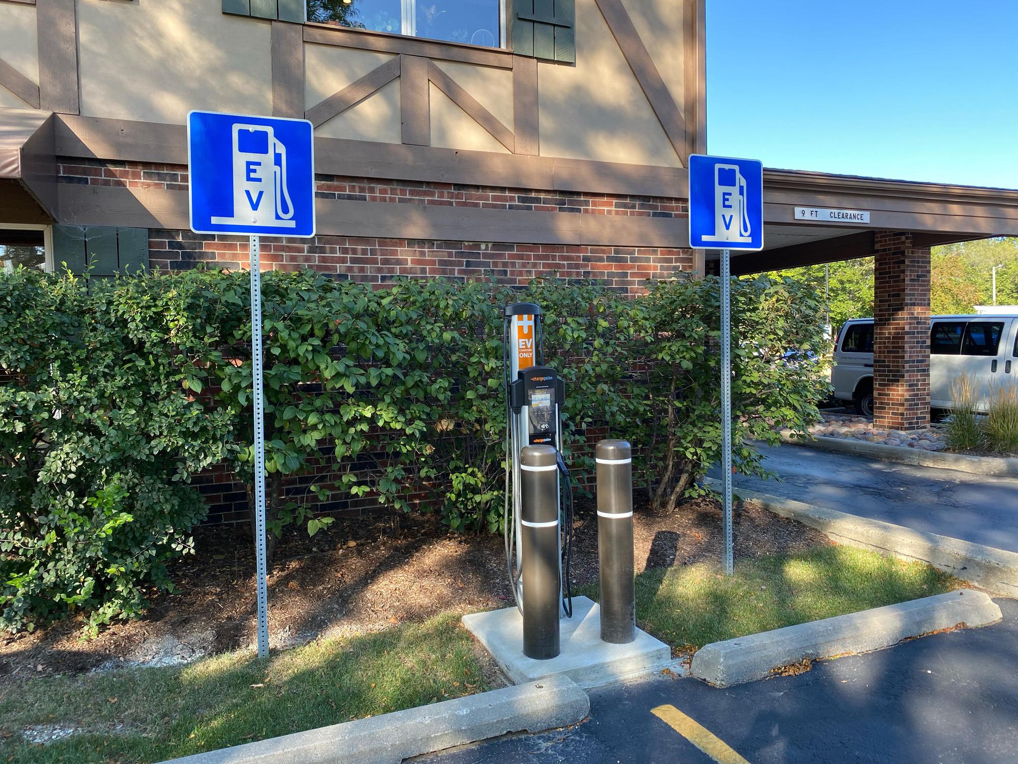 Lake Zurich Town Hall Lake Zurich, IL EV Station