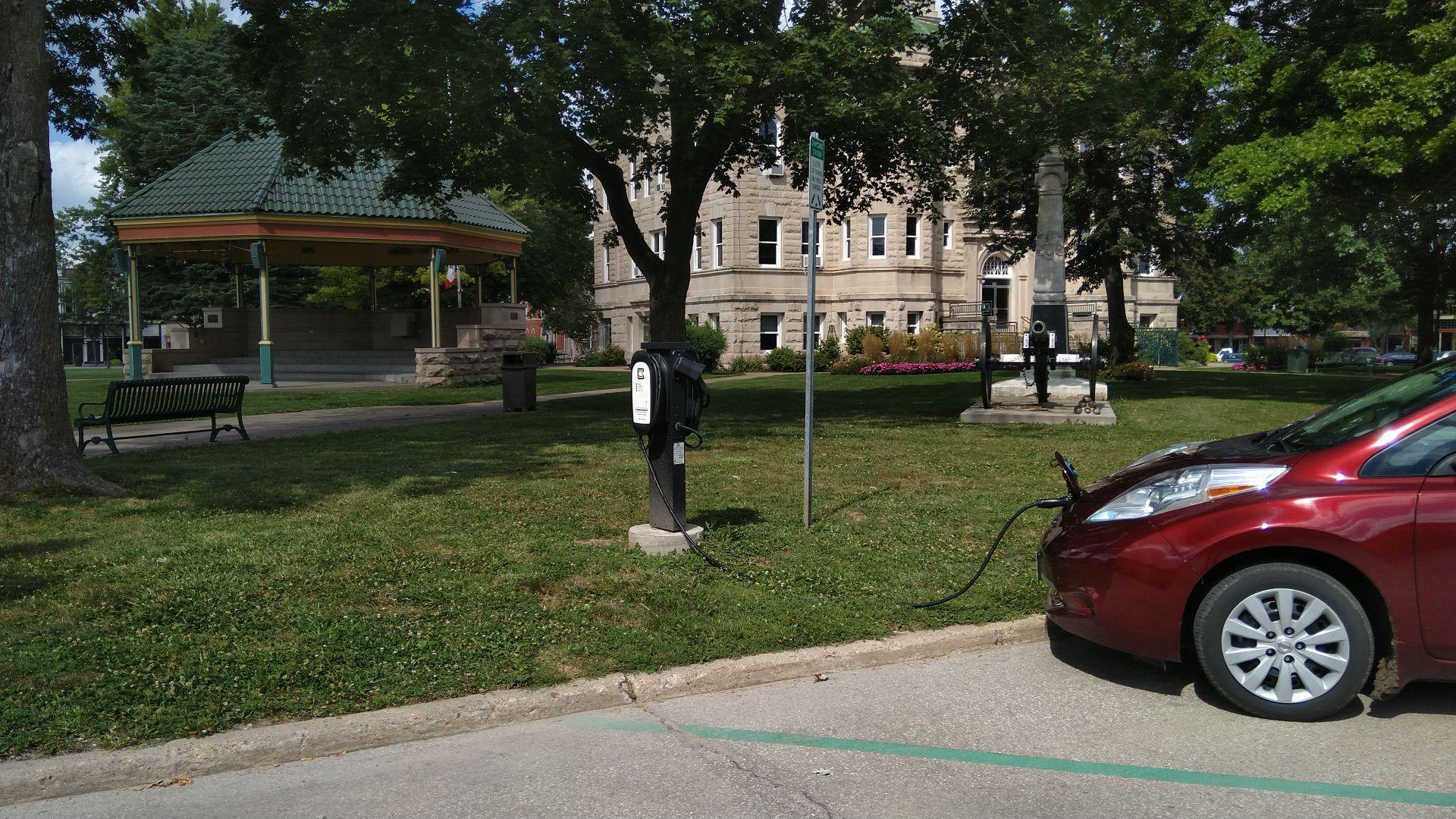 Centerville Square Southwest Centerville, IA EV Station