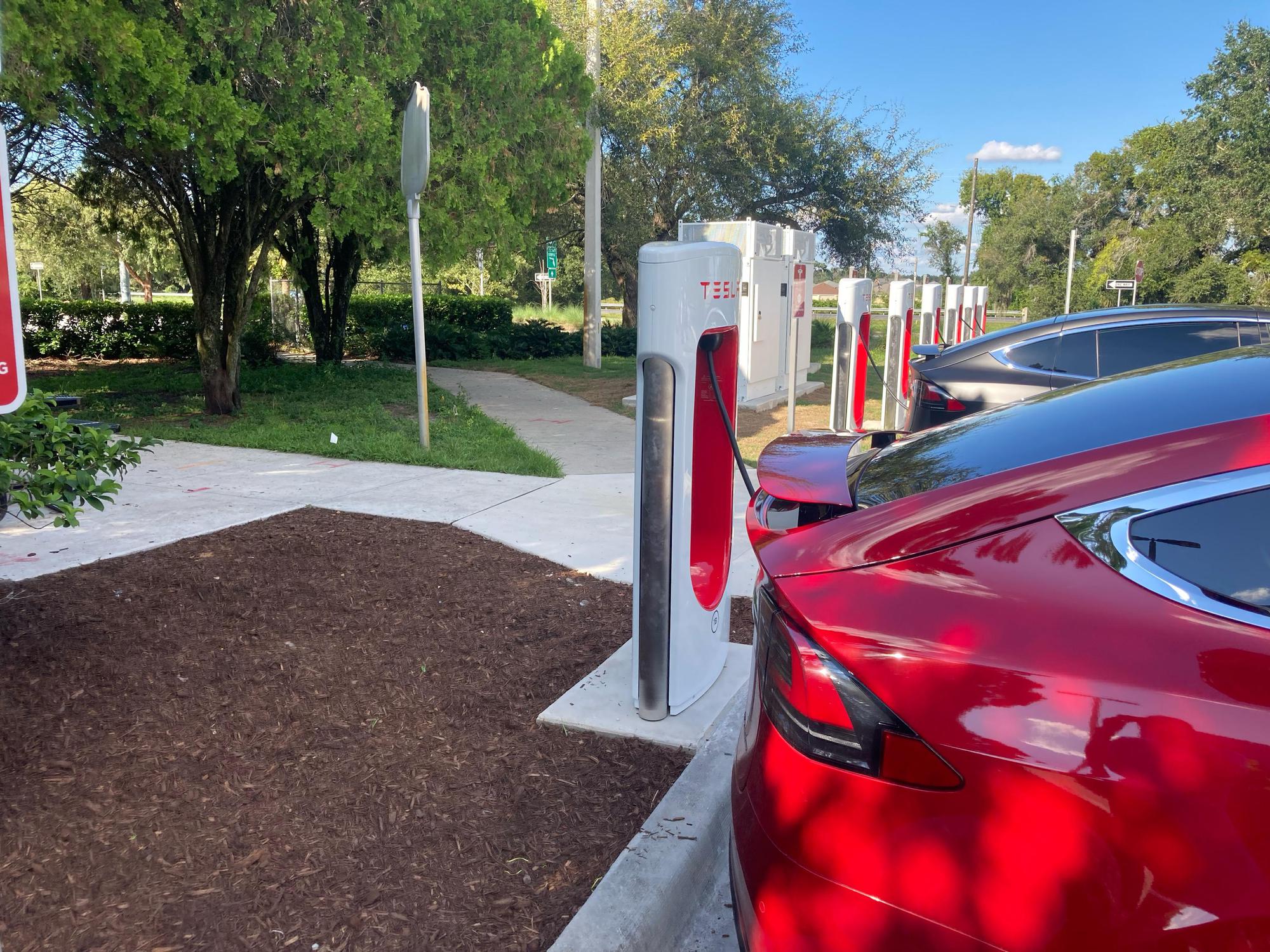 Okahumpka Service Plaza Wildwood, FL EV Station