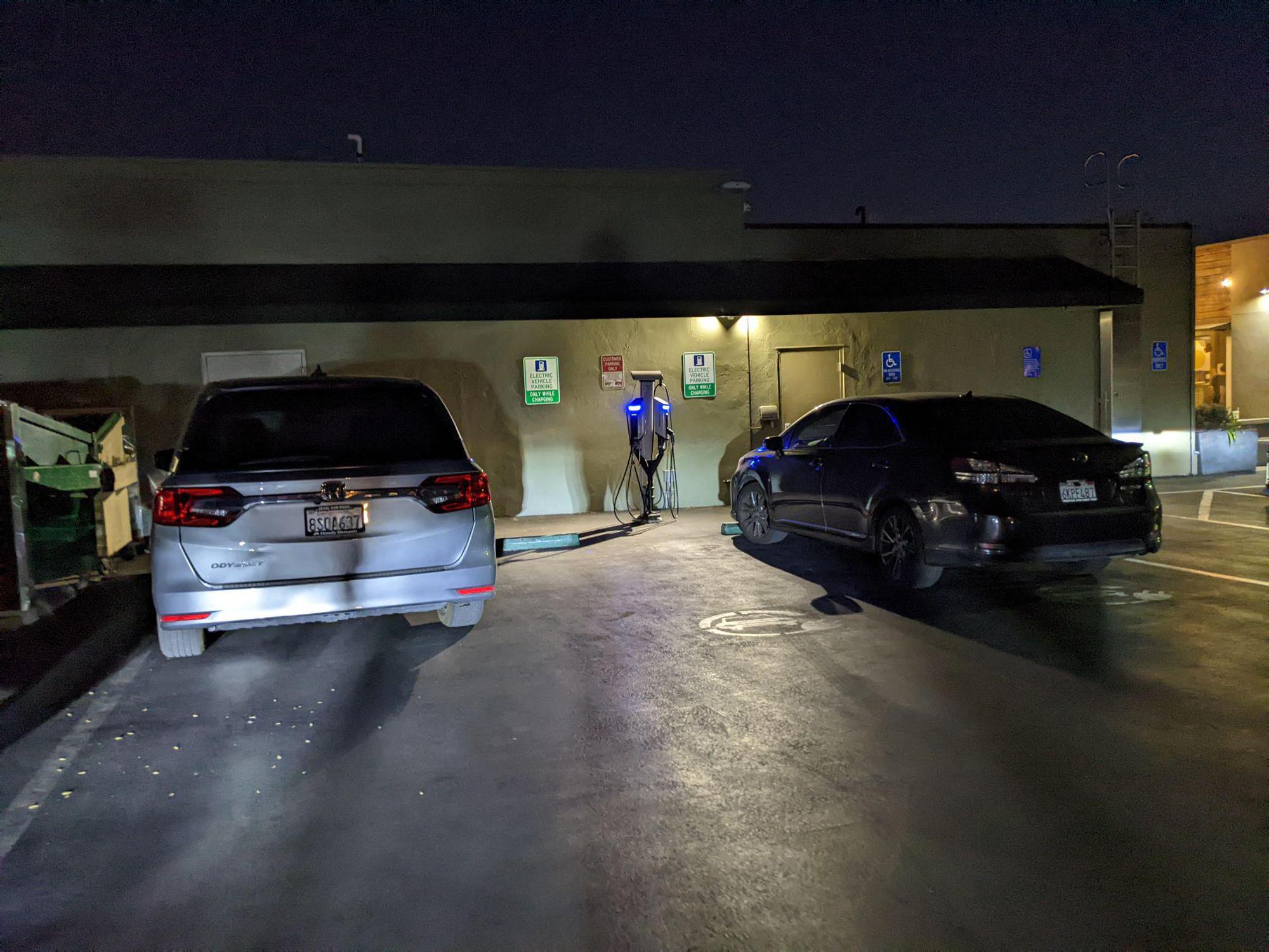 Little Star Pizza | Albany, CA | EV Station