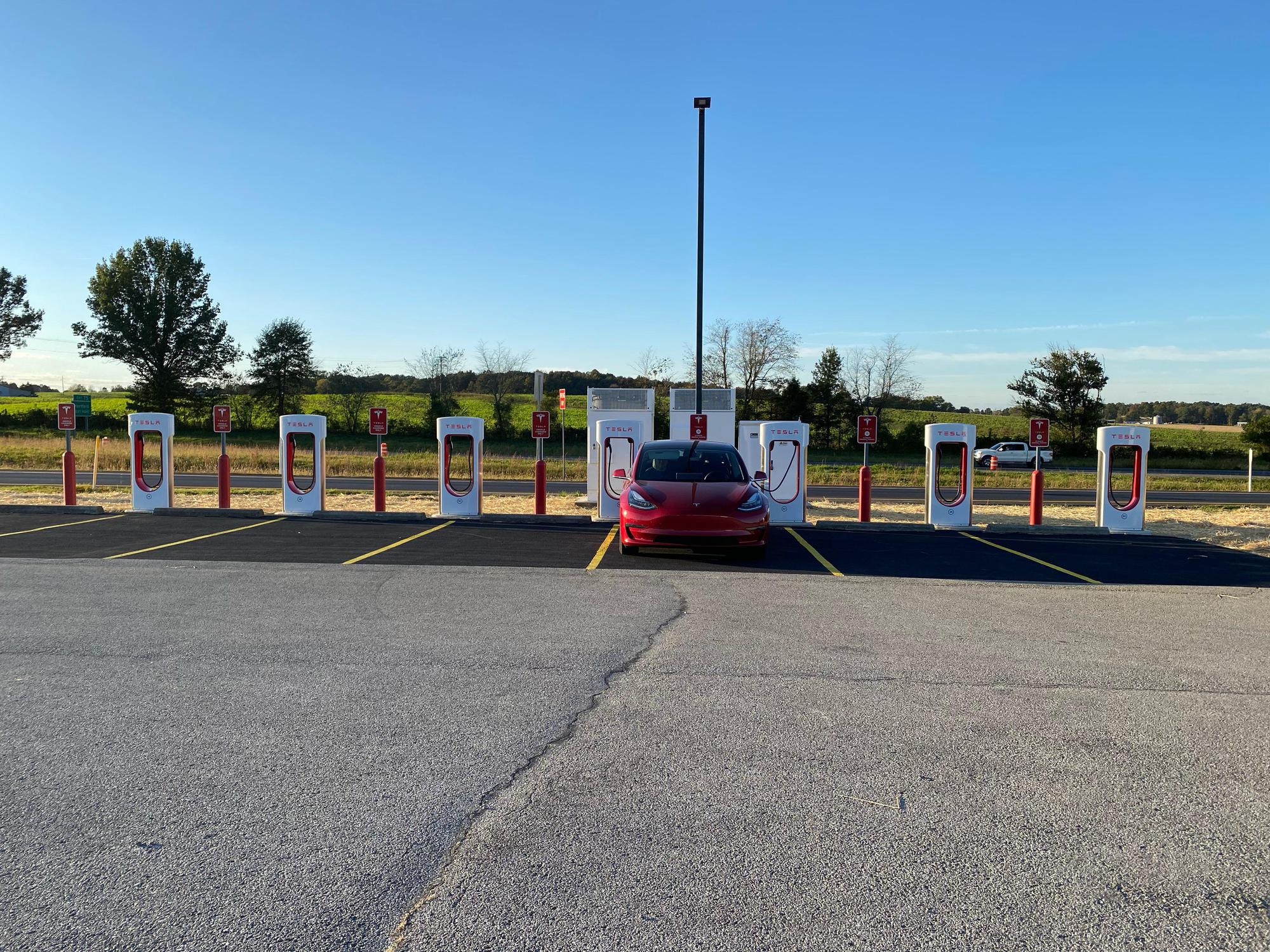 Beaver Dam Rest Stop Huck’s Service Plaza Beaver Dam, KY EV Station